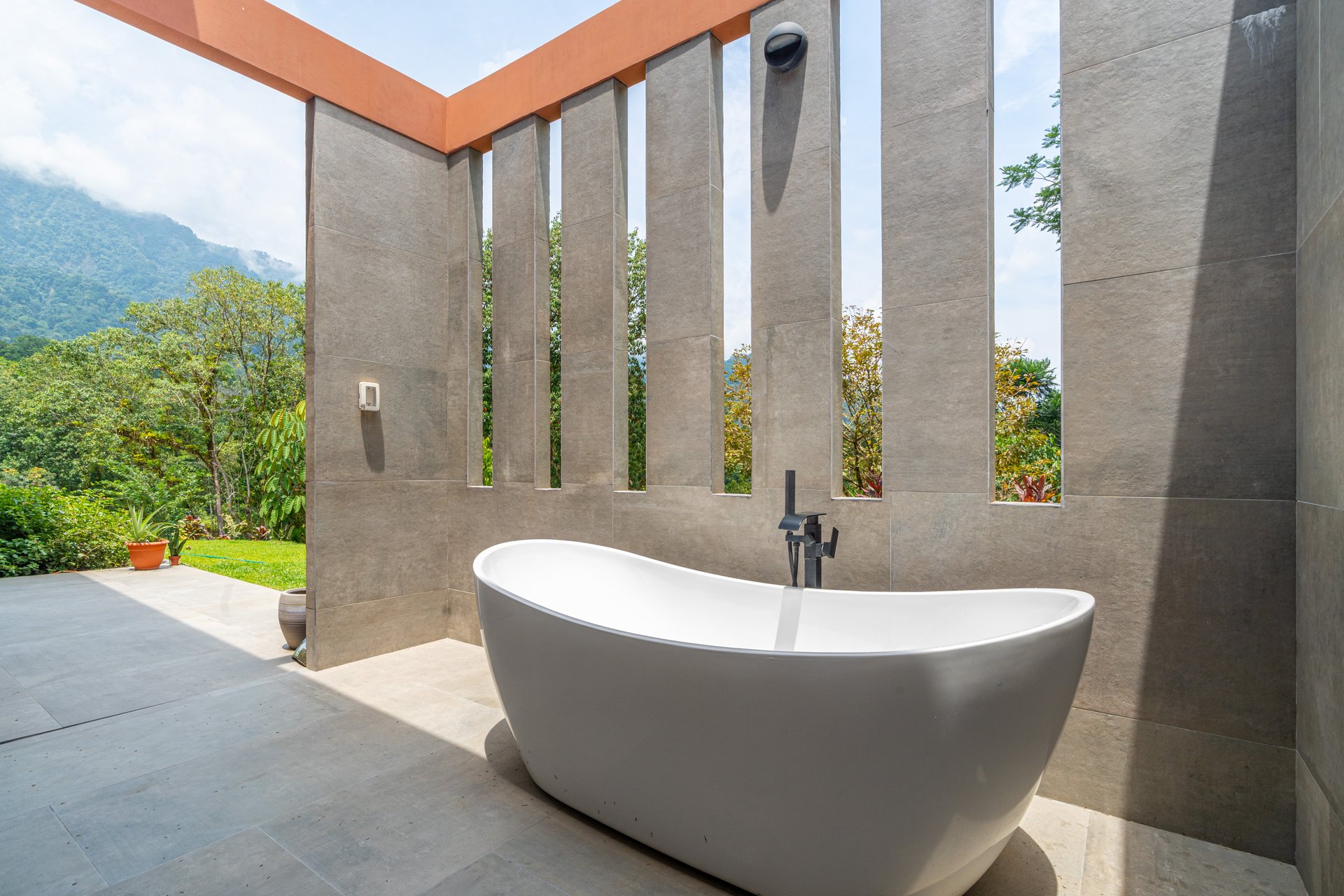 Stunning 4-Bedroom Home with Mountain Views – Perfect Blend of Seclusion and Convenience.