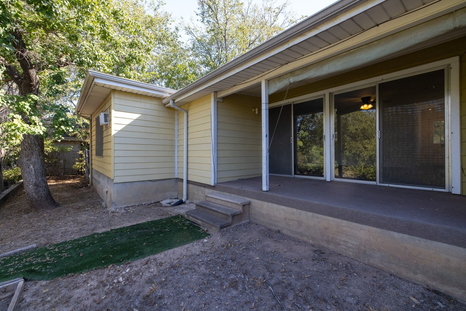 2326 Hartford Road 