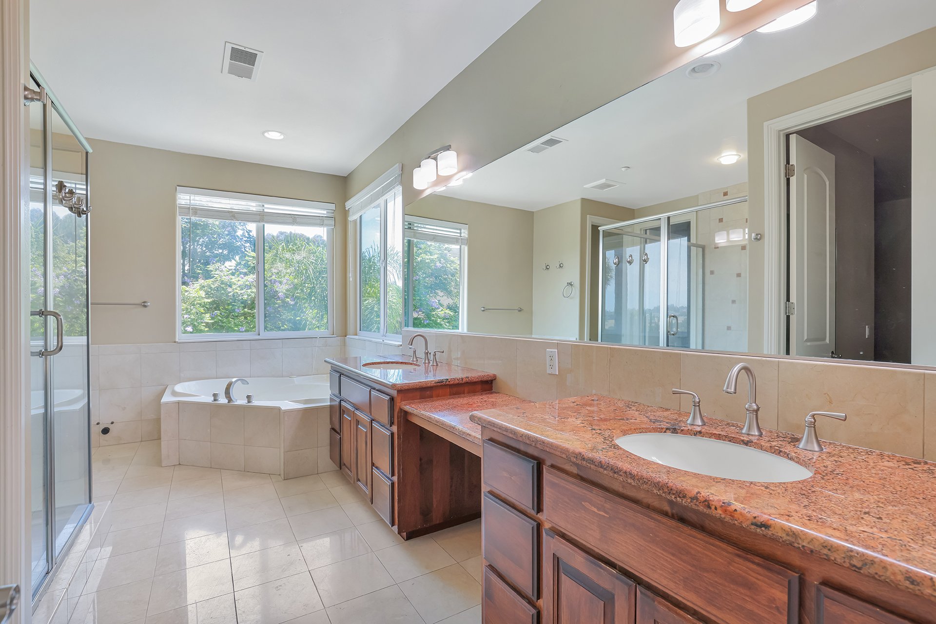 1303 Sycamore Heights