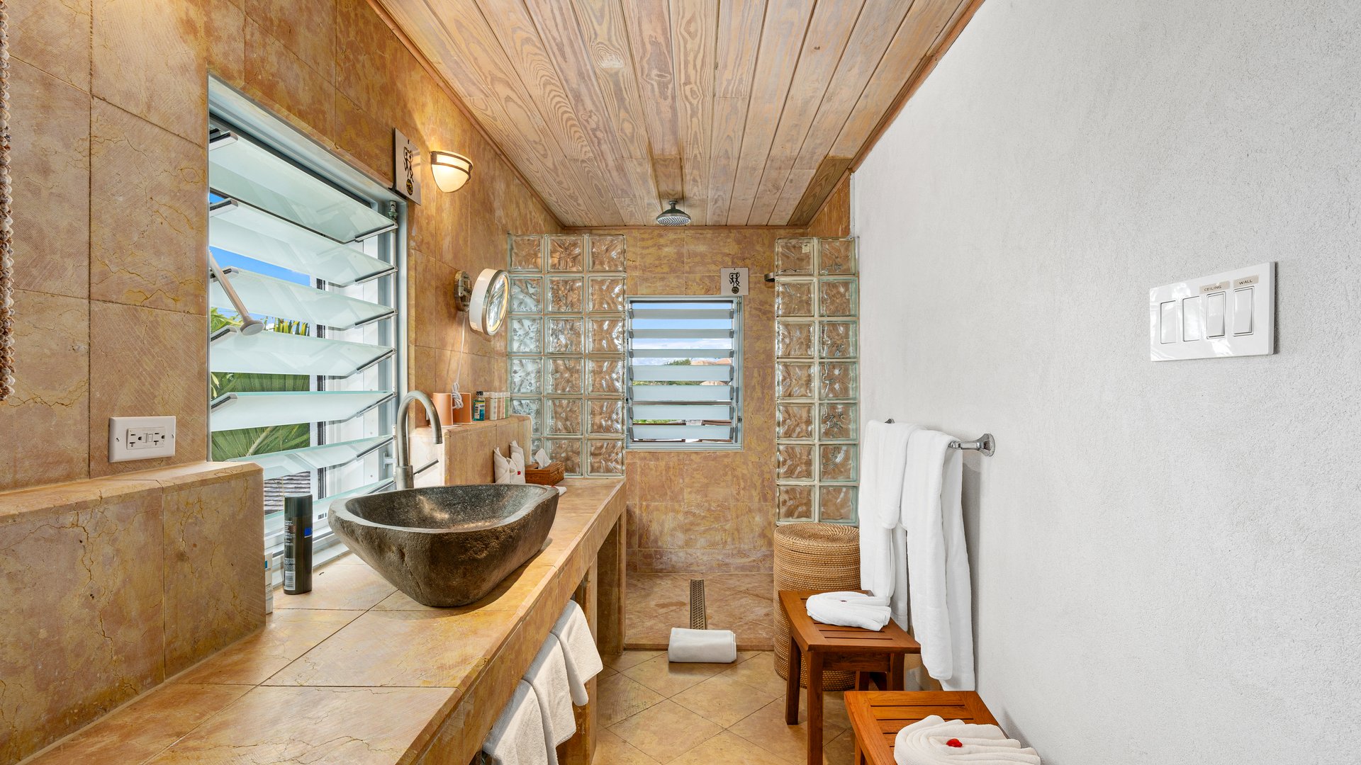 1142 Red Rock Villa