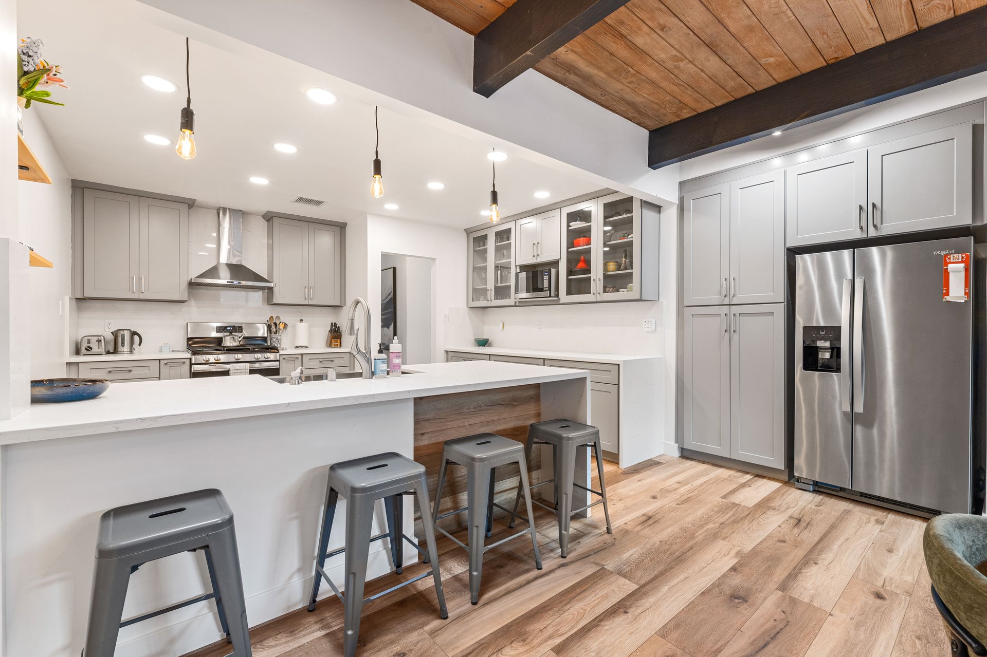 N Florence St, 91505