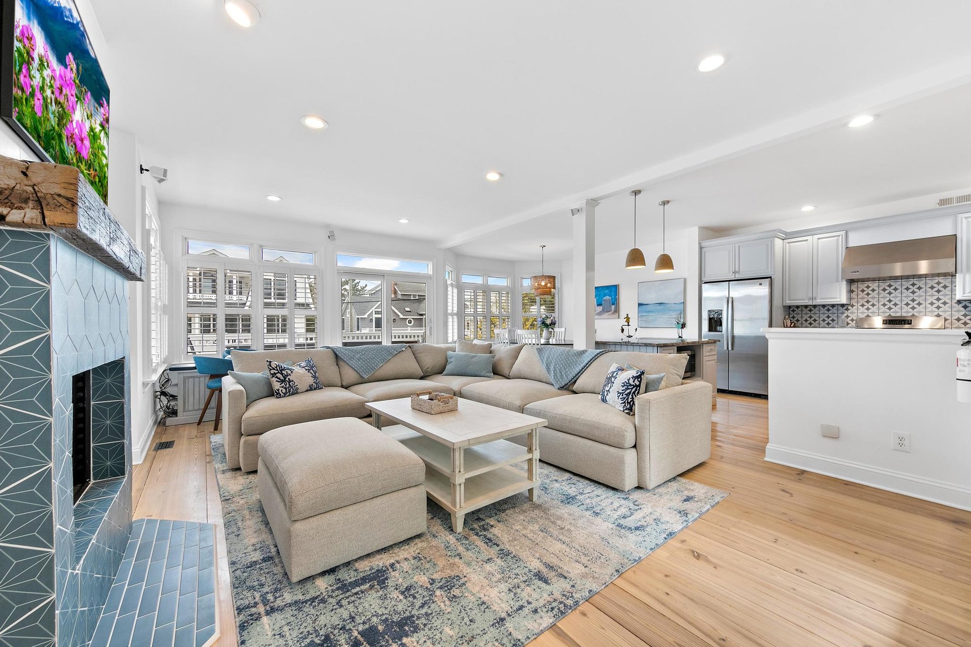 119 Dolphin Ave