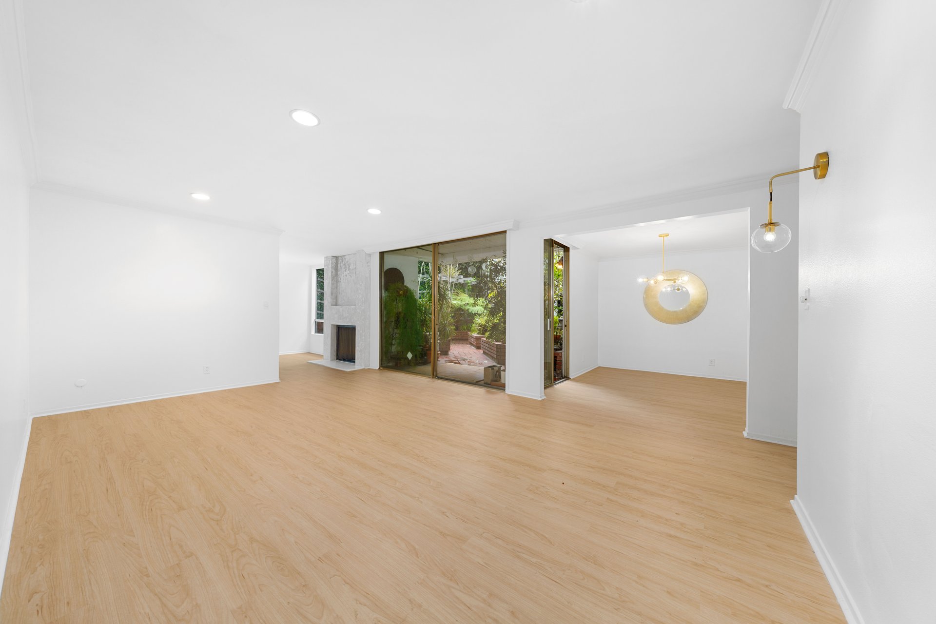 406 N Oakhurst Dr #105, Beverly Hills