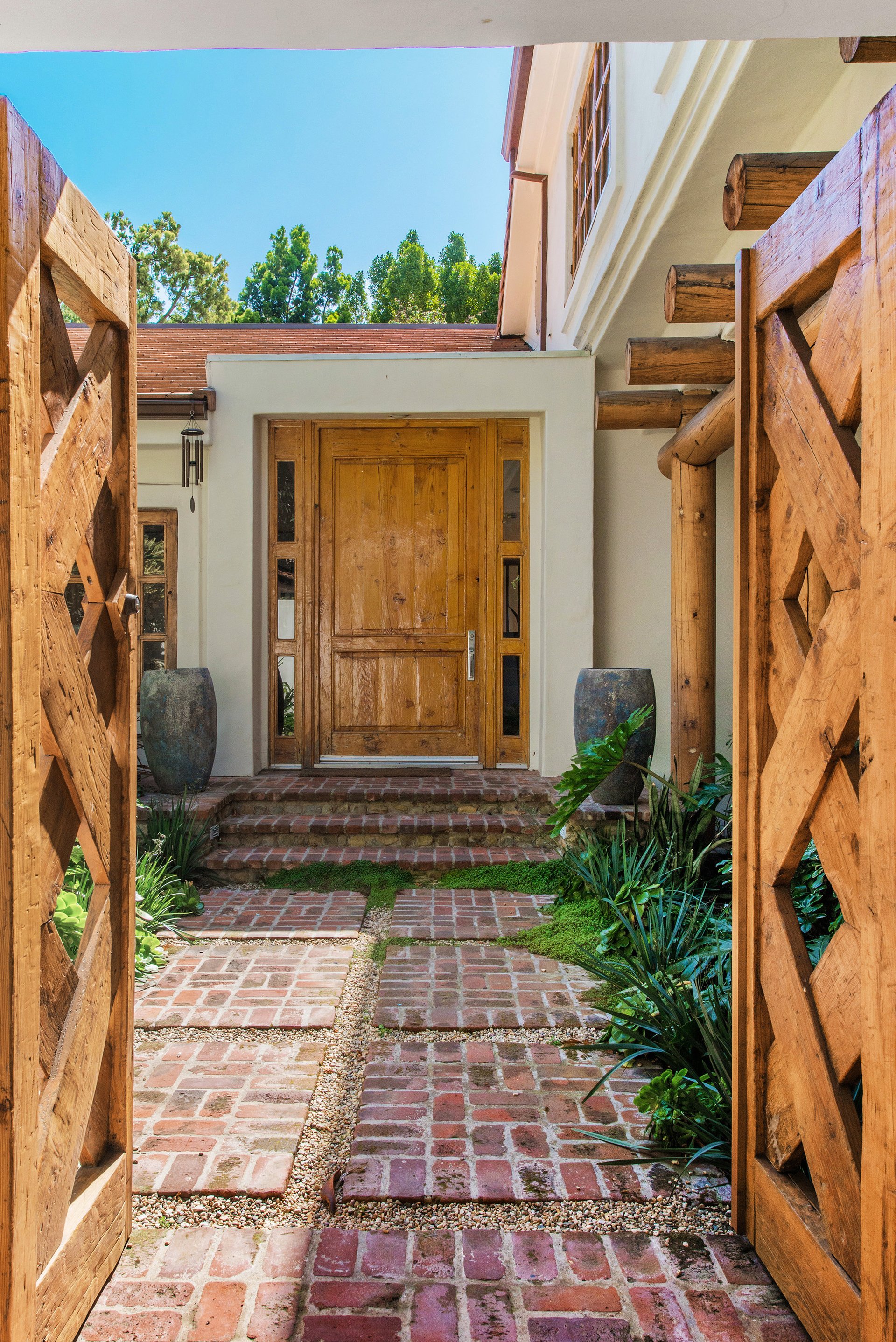 1320 BEVERLY GROVE PL