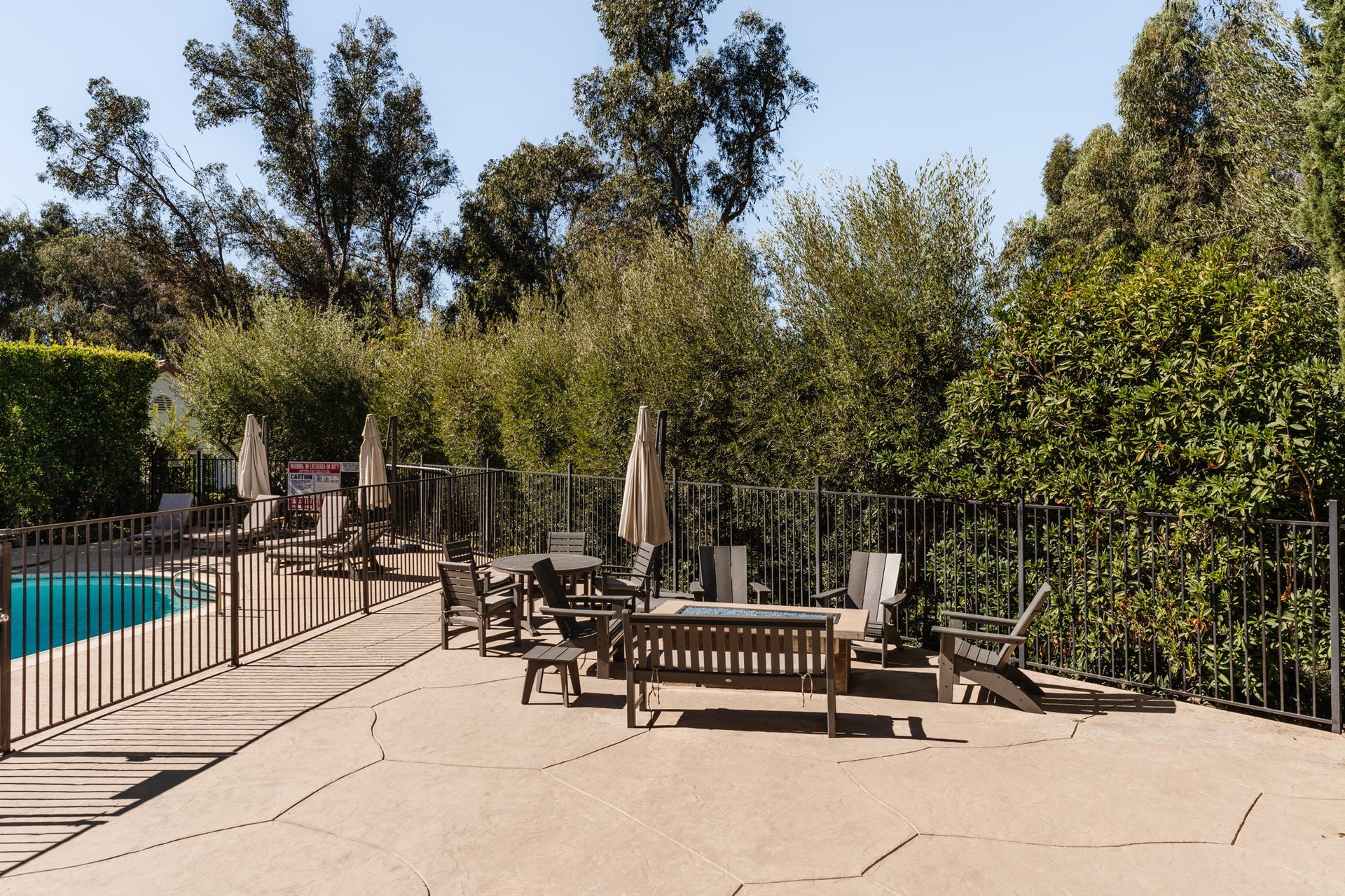 441 S Barrington Ave Unit: 109, Brentwood 
