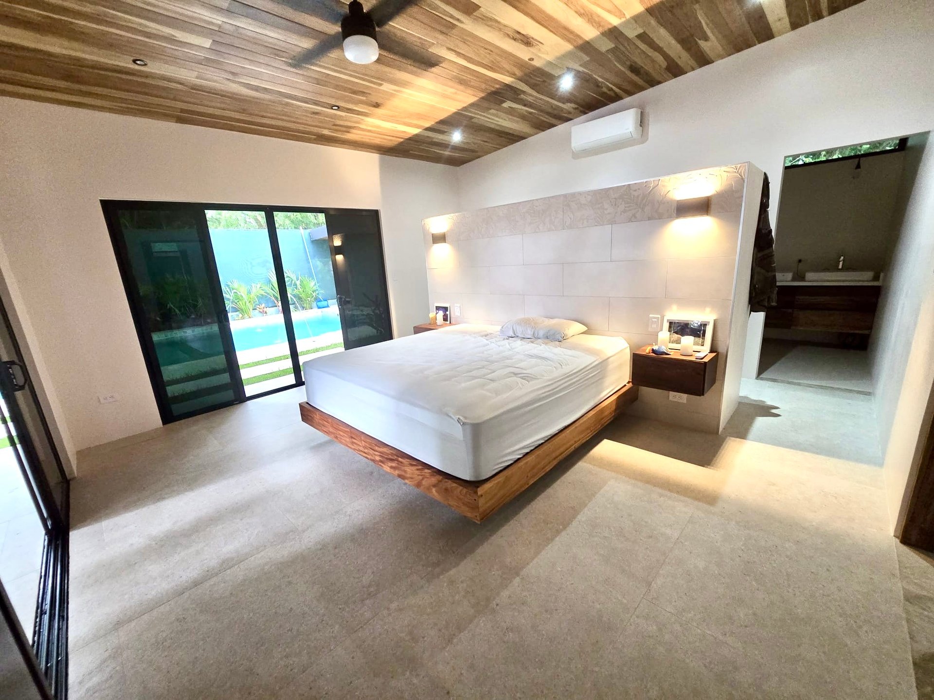 Tropical Modern Villa in Uvita – 3BR Retreat with Large Pool Near the Beach
