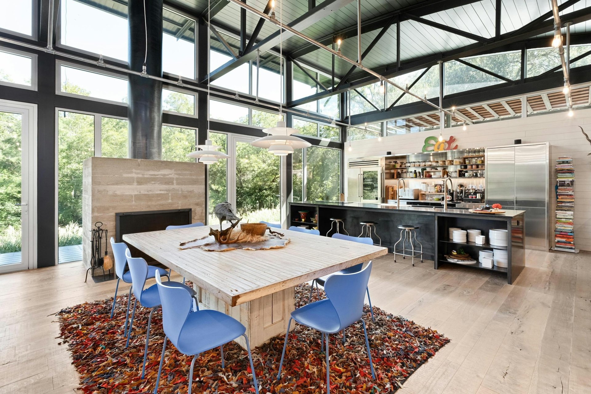 2212 River Hills Road 