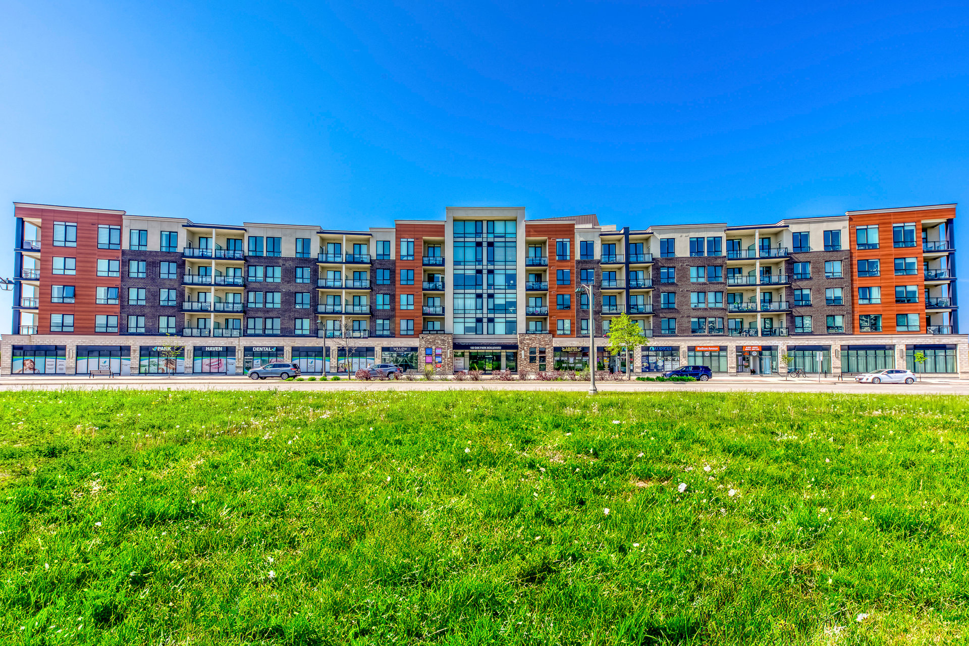 150 Oak Park Blvd 201