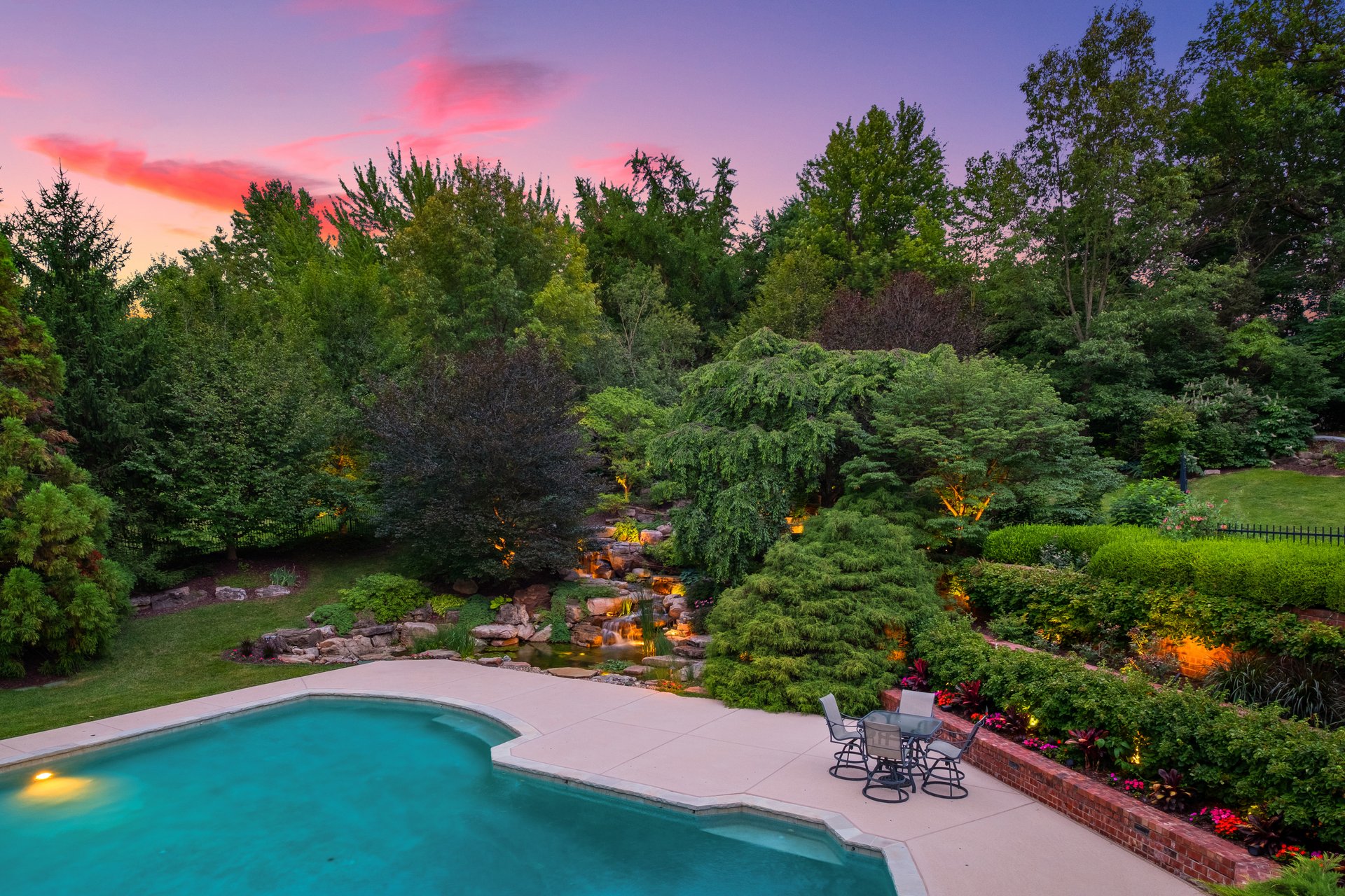 A Town & Country Sanctuary on 2+ Acres With a Surprising Backdrop 