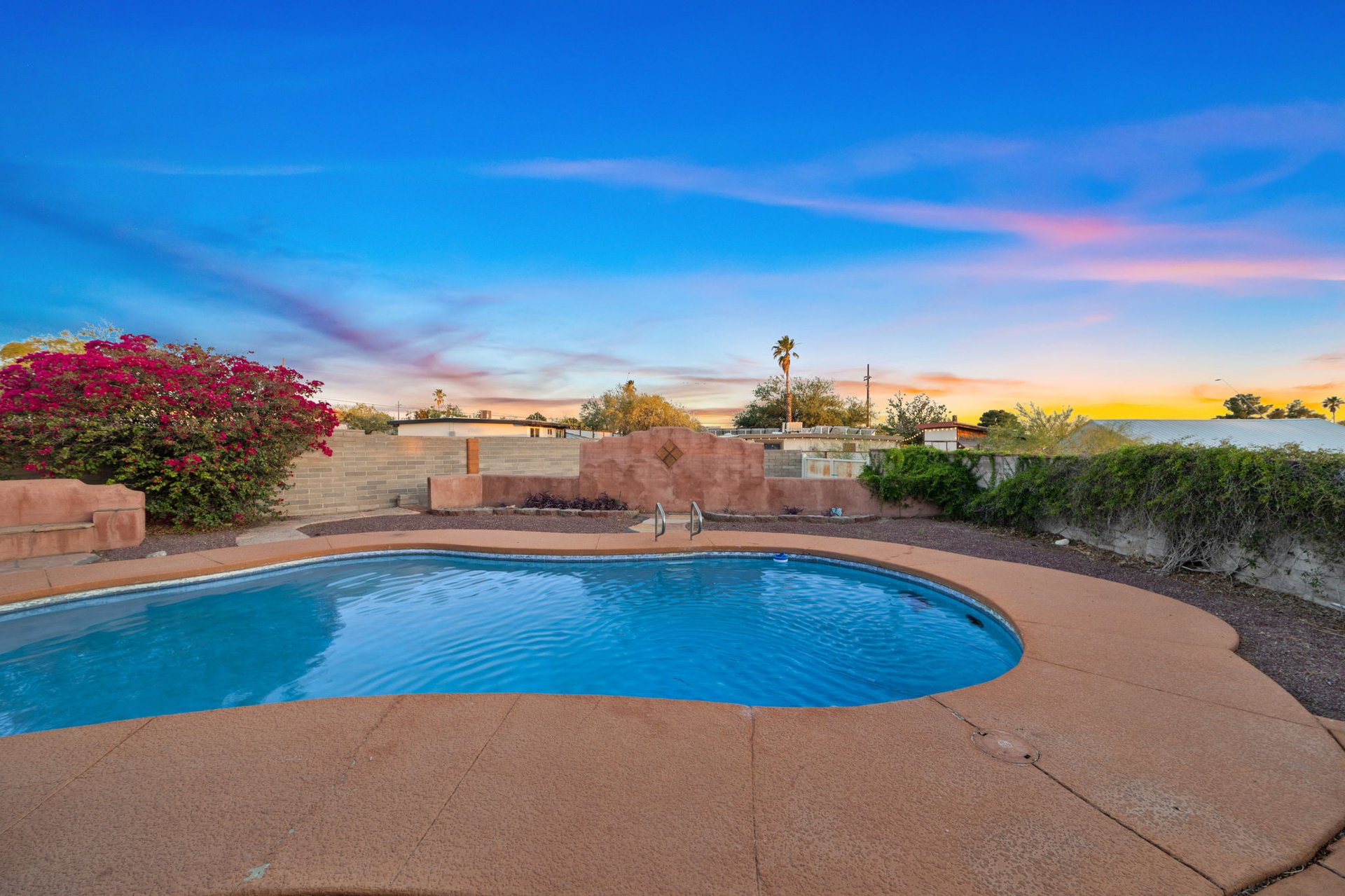 2540 S Marianne