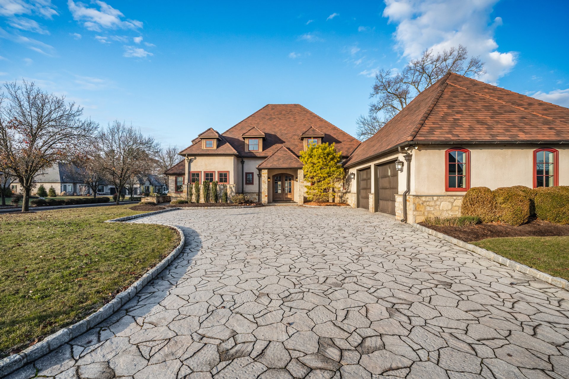2687 Avenue Du Vlg