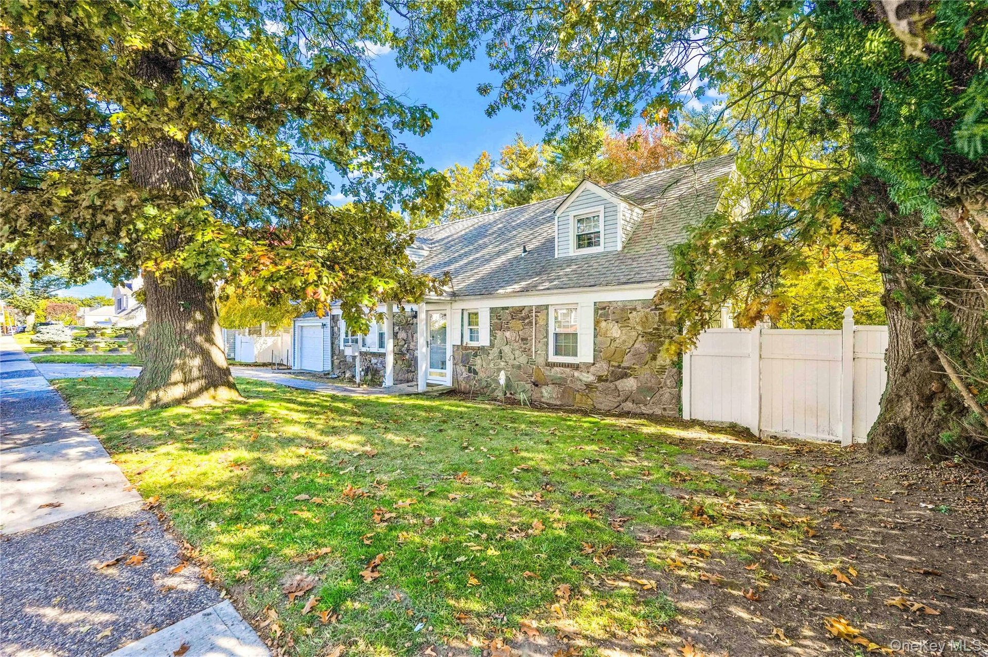 303 Nassau Blvd