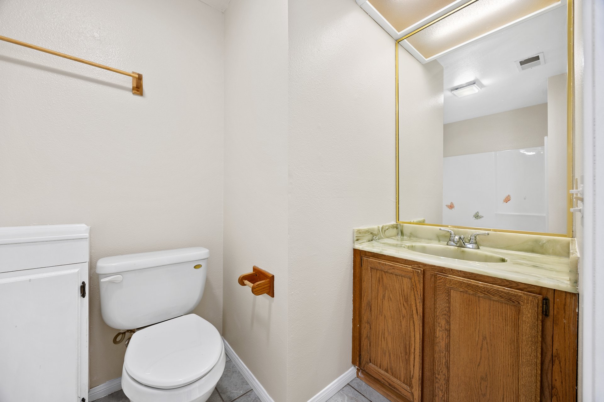 Charming Cul-de-Sac Home in East Golden Hills – 21941 Fig Court
