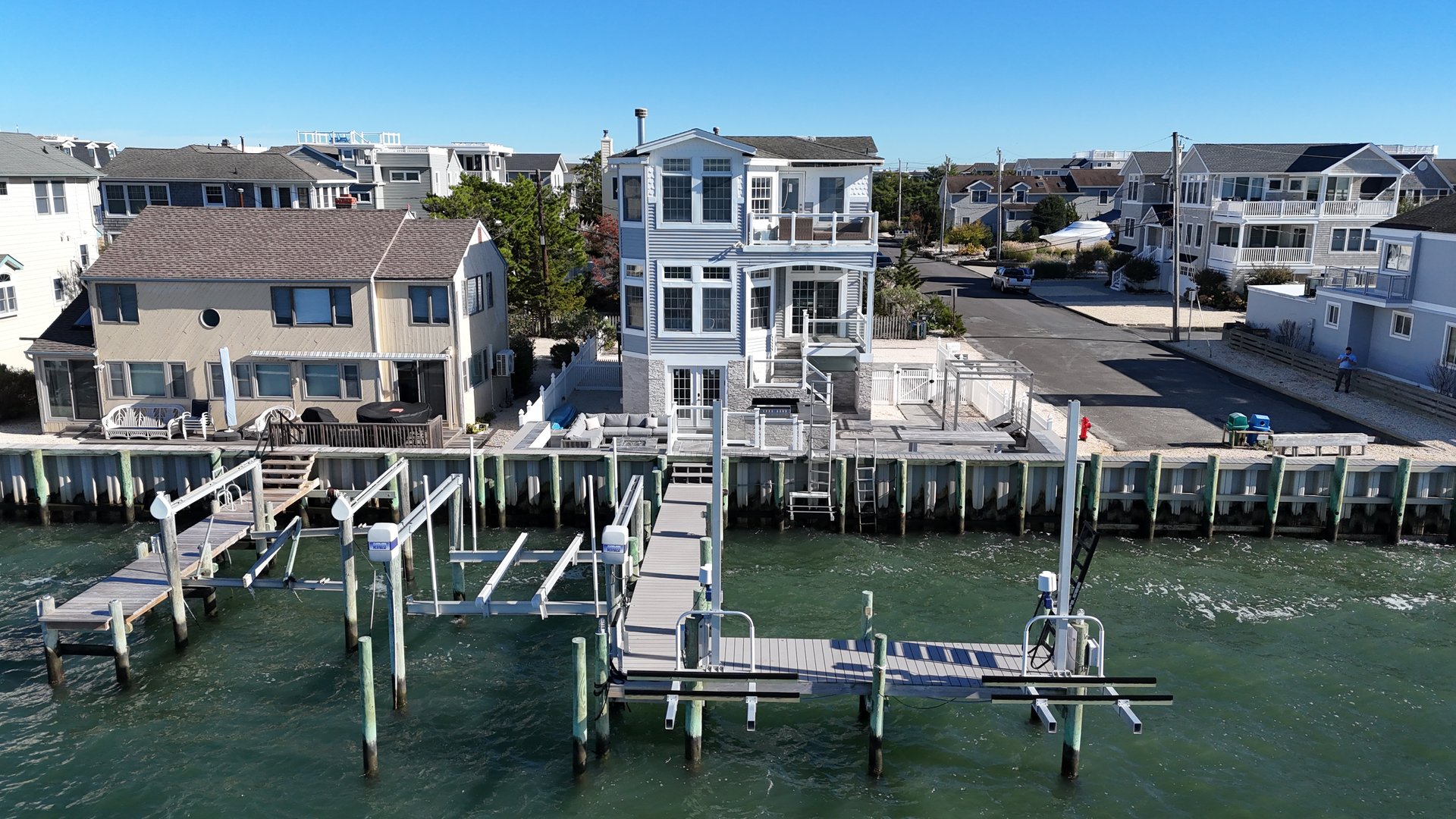 83 W California Avenue