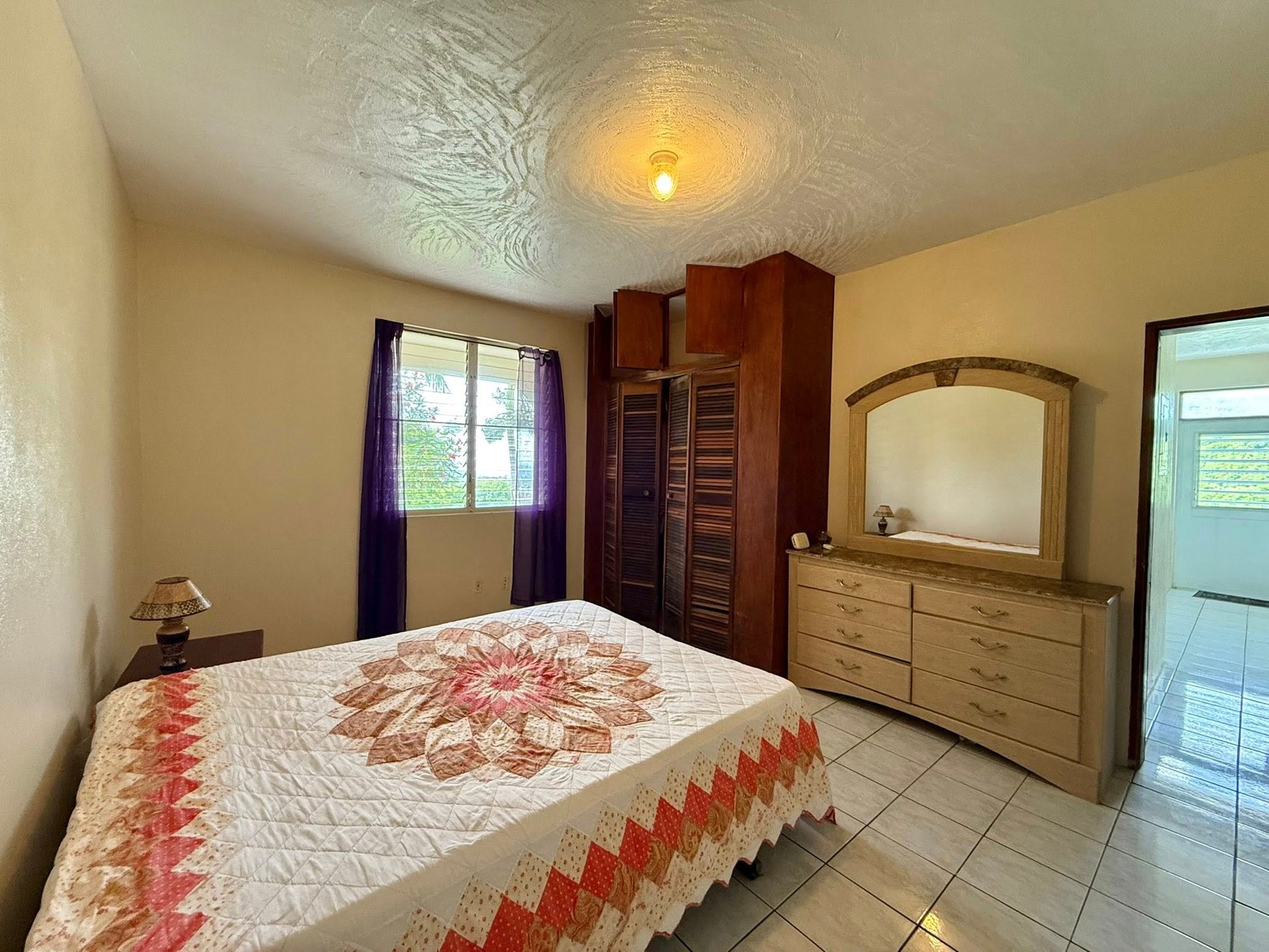 1076 Lambert 2 Bedroom Apartment