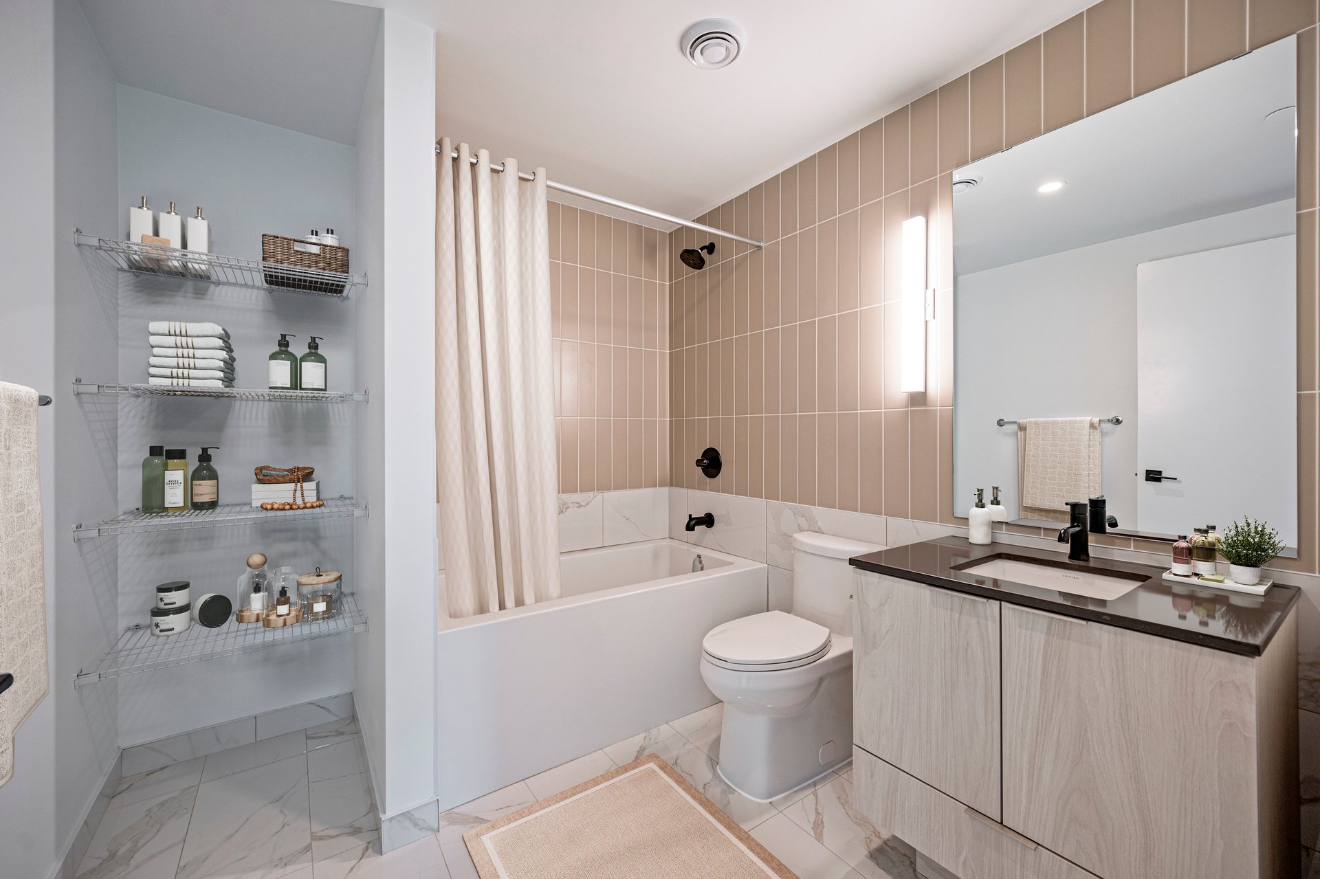 327 King Street W, Toronto C01 Unit: 3806