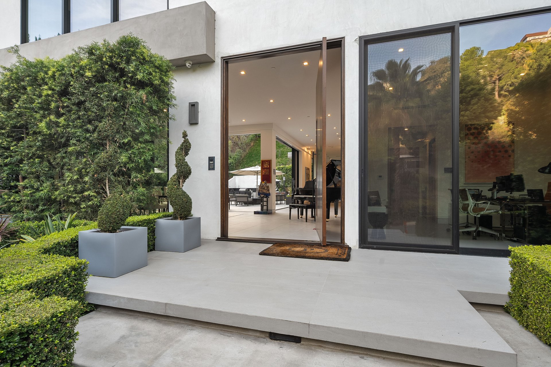 1527 Rising Glen Rd, Sunset Strip