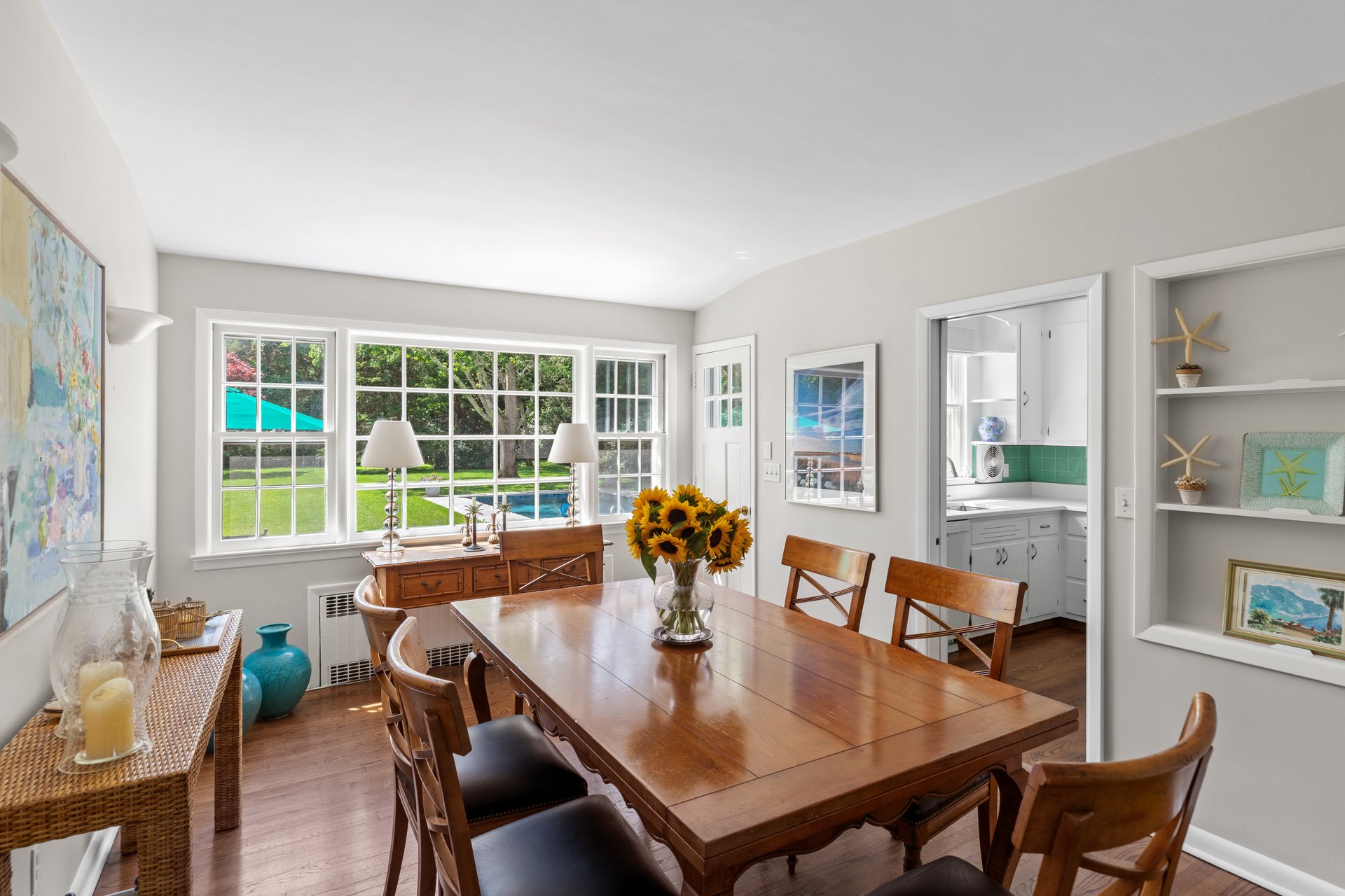 Estate-Section Sanctuary with manicured Gardens