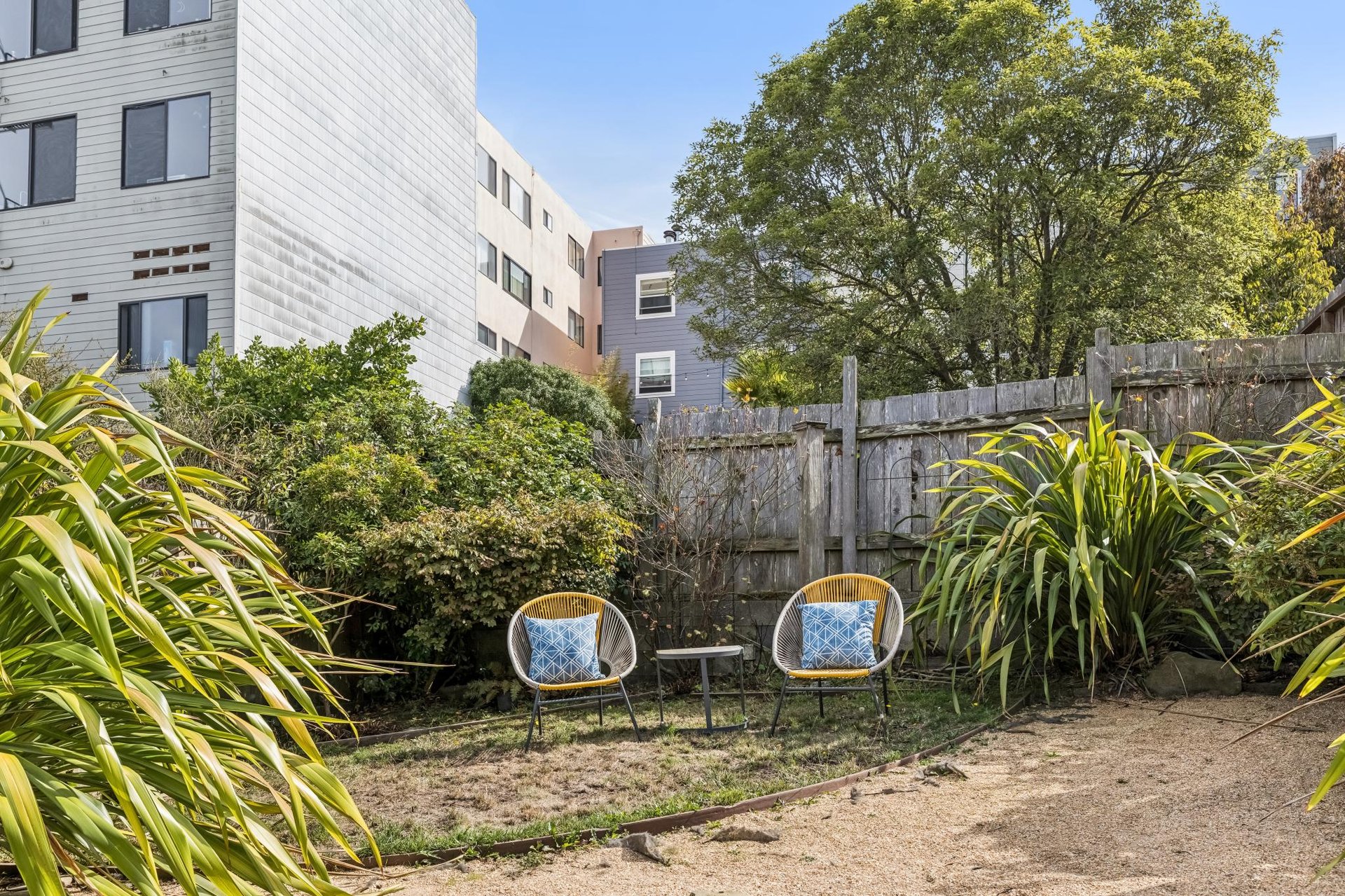 265 Carl Street