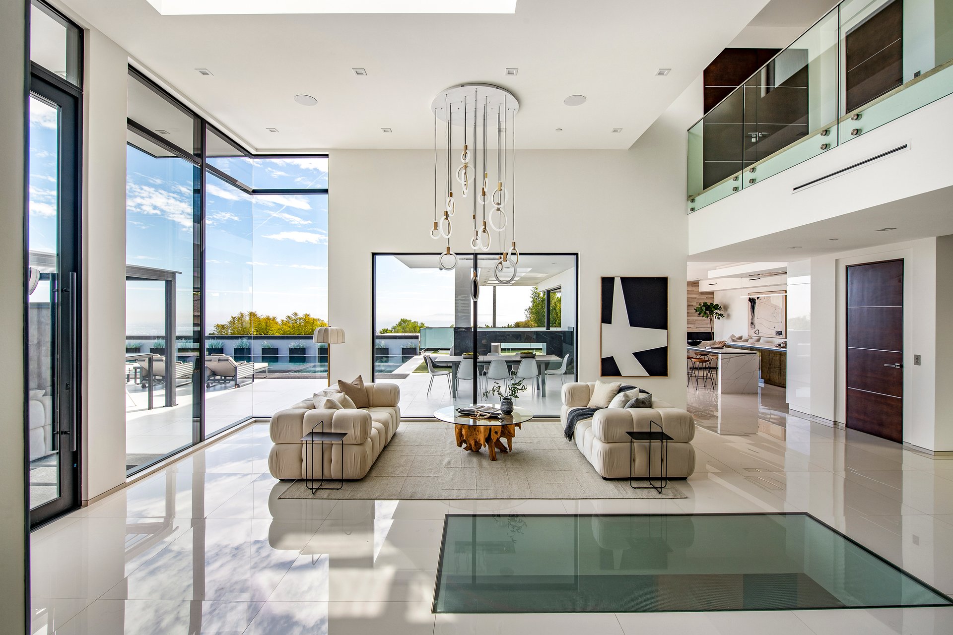 2301 Hercules Dr, Hollywood Hills