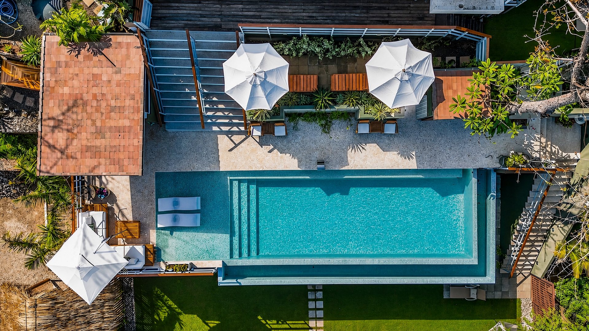 Casa Pochote | Artisan Luxury Villa in Tamarindo | Pool, Jacuzzi & Langosta Beach Club Membership Included