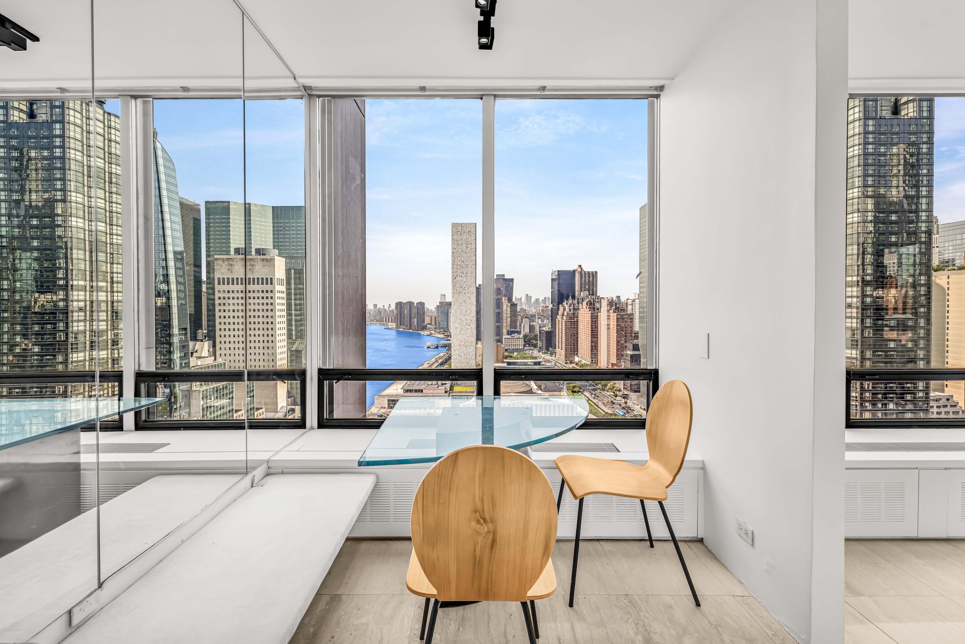 870 United Nations Plaza, 28A
