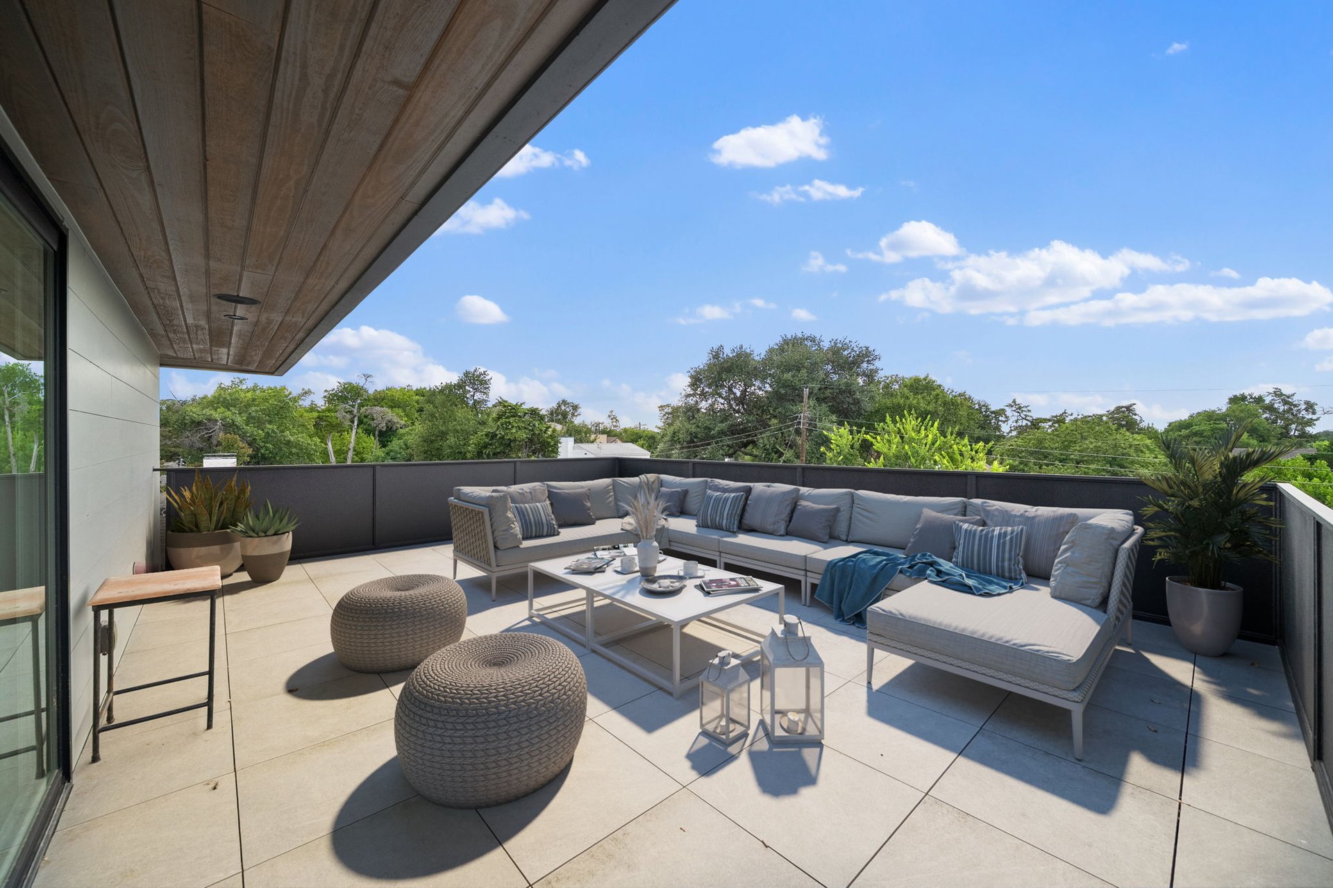 423 W Colorado Boulevard