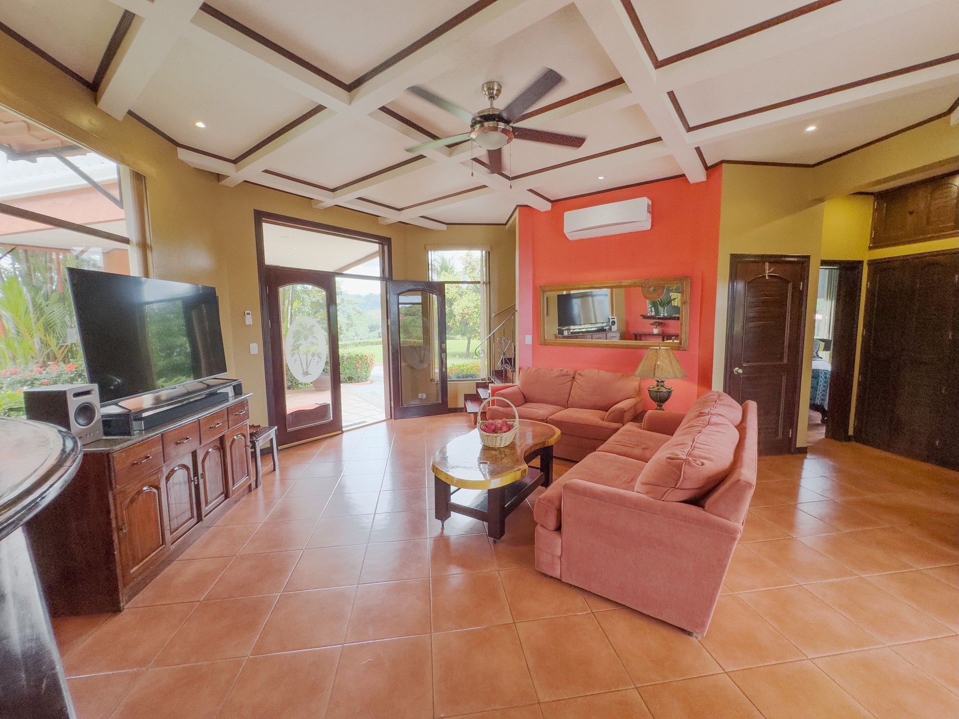 Tropical Estate in Gated Community near Quepos