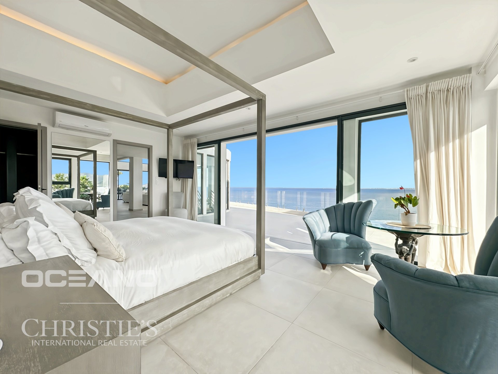 Cliffside Villa - Mont Rouge