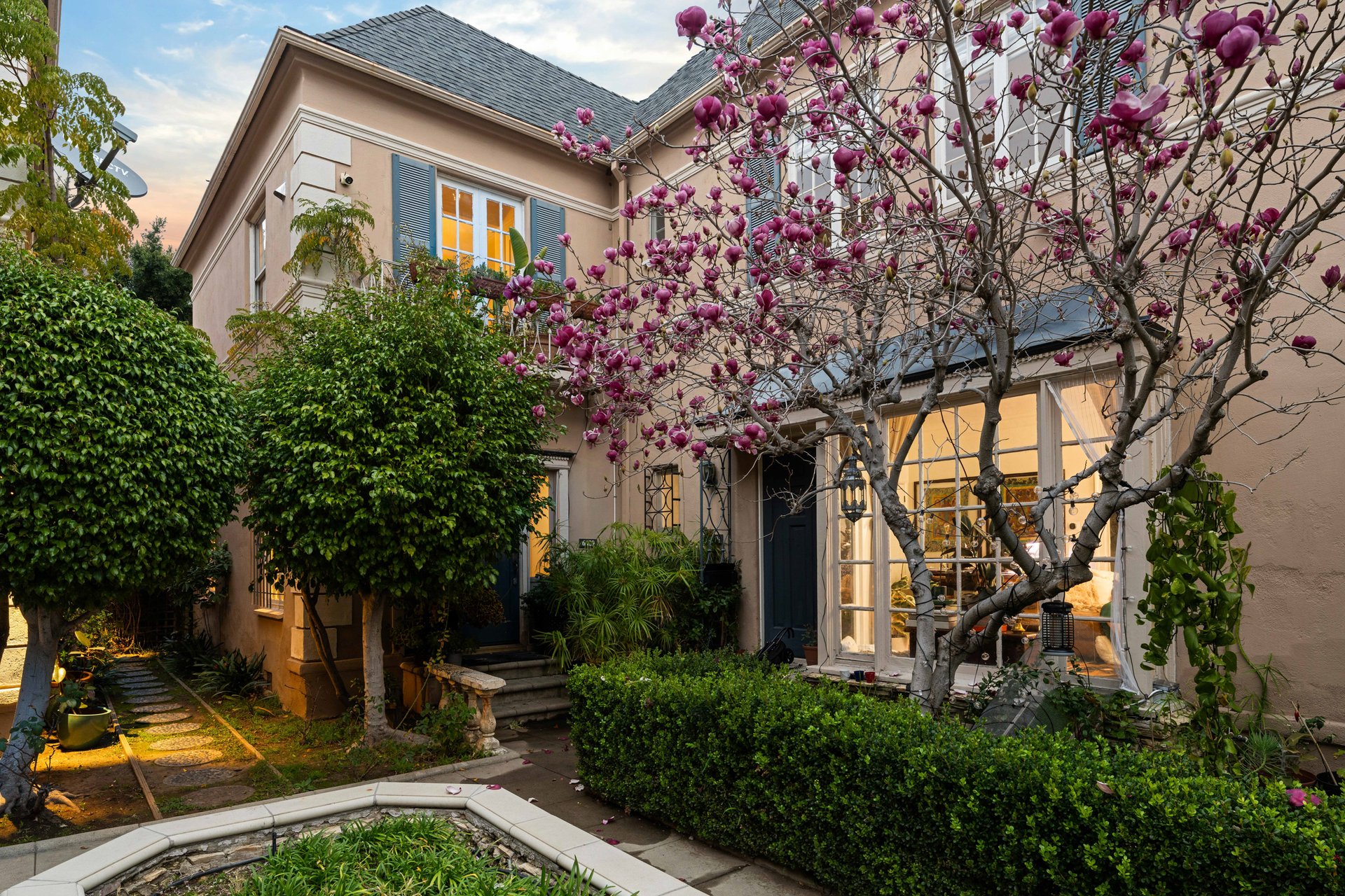 6427 Orange St, Beverly Grove