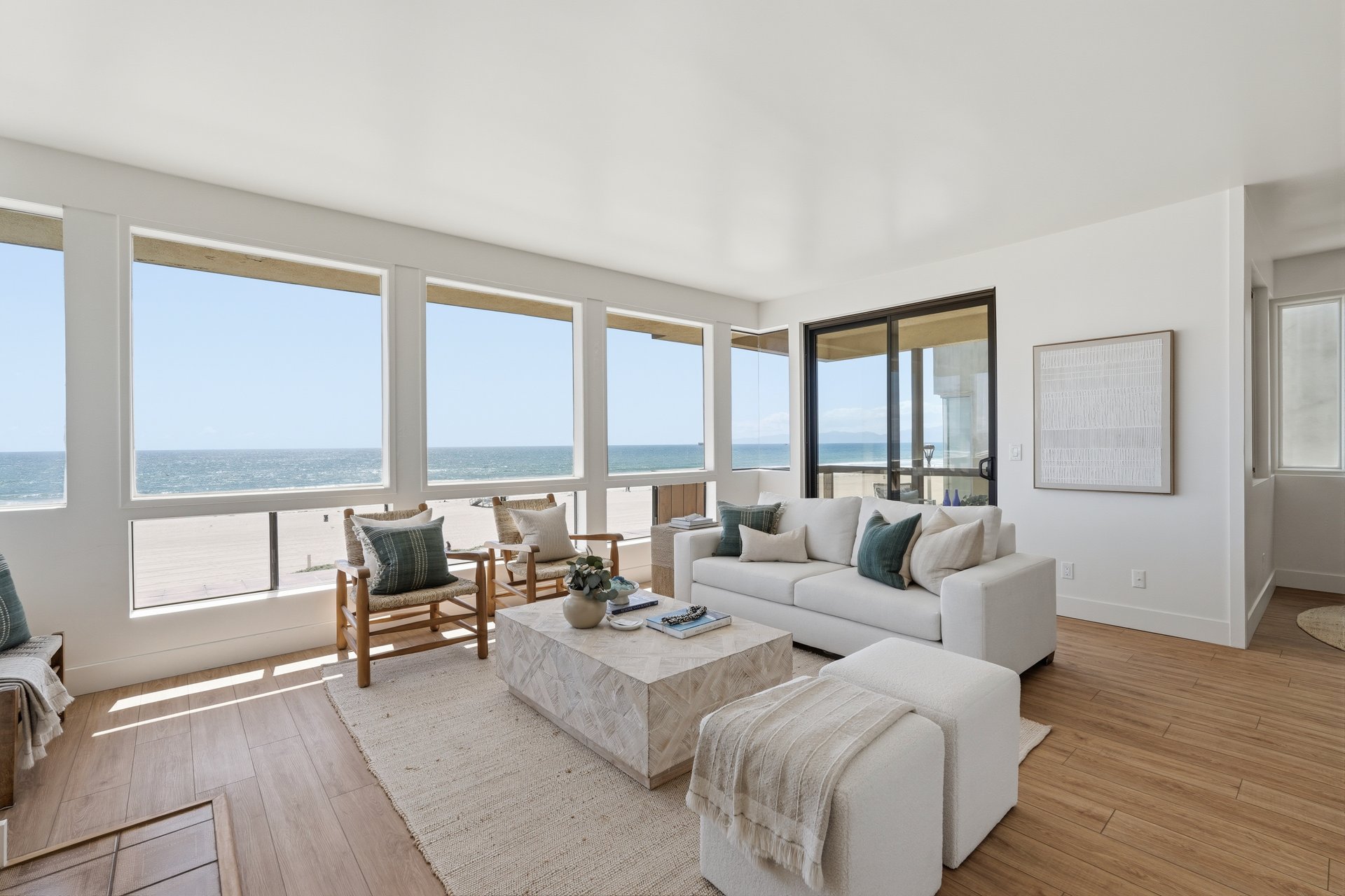 2516 The Strand