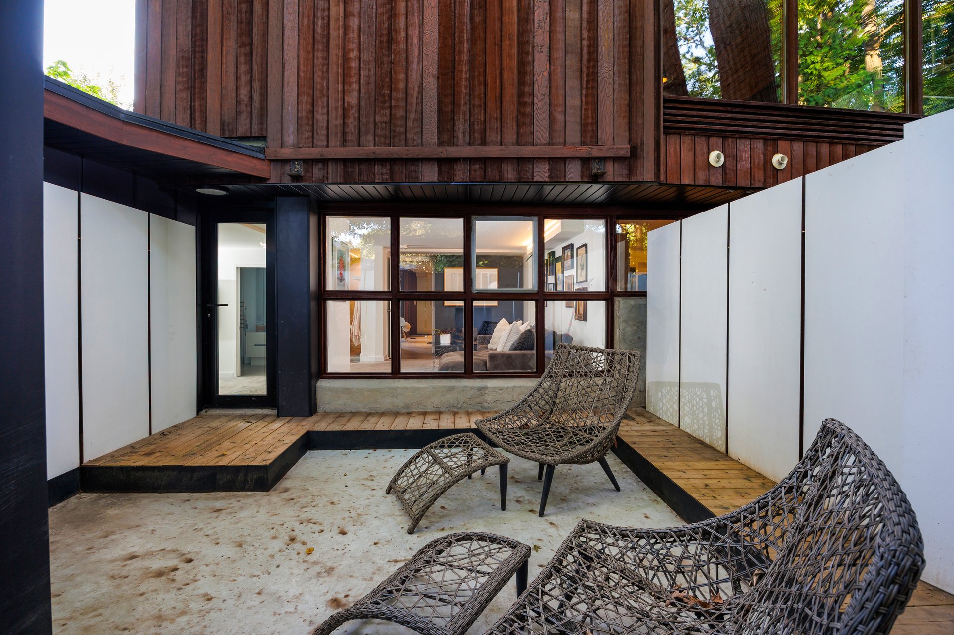 Kingsway Mid-Century Modern