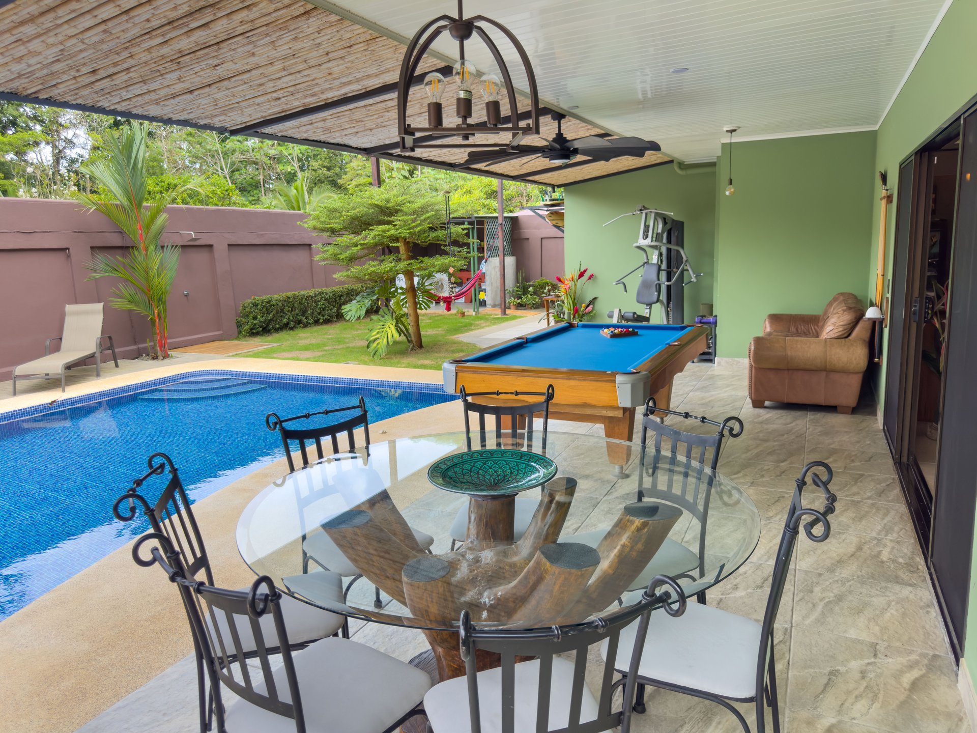 Naranjito corner lot house