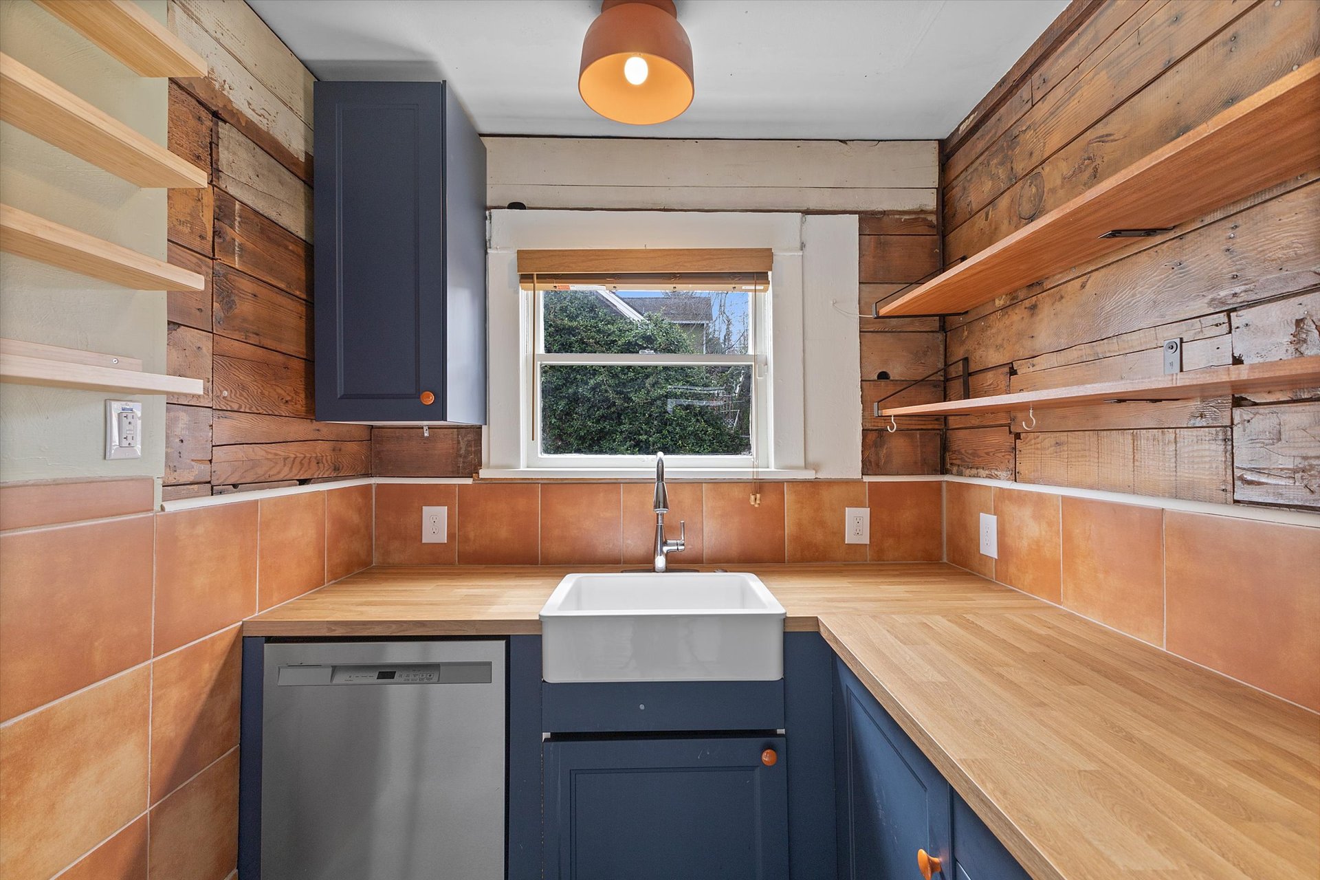 4805 NE 110th Ave