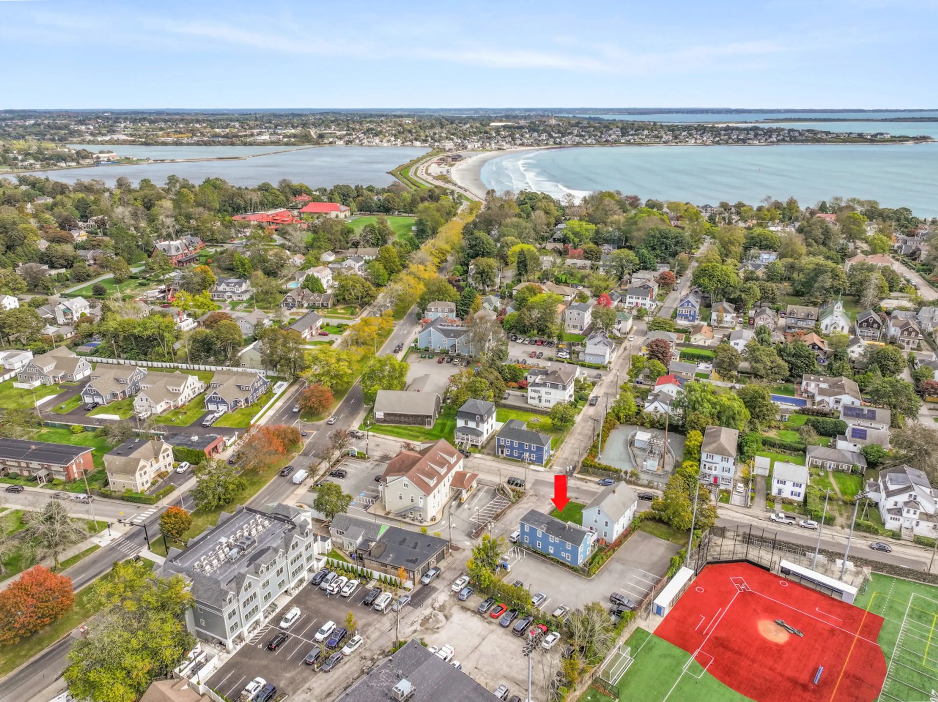 First Floor Apartment Near the Cliff Walk and More