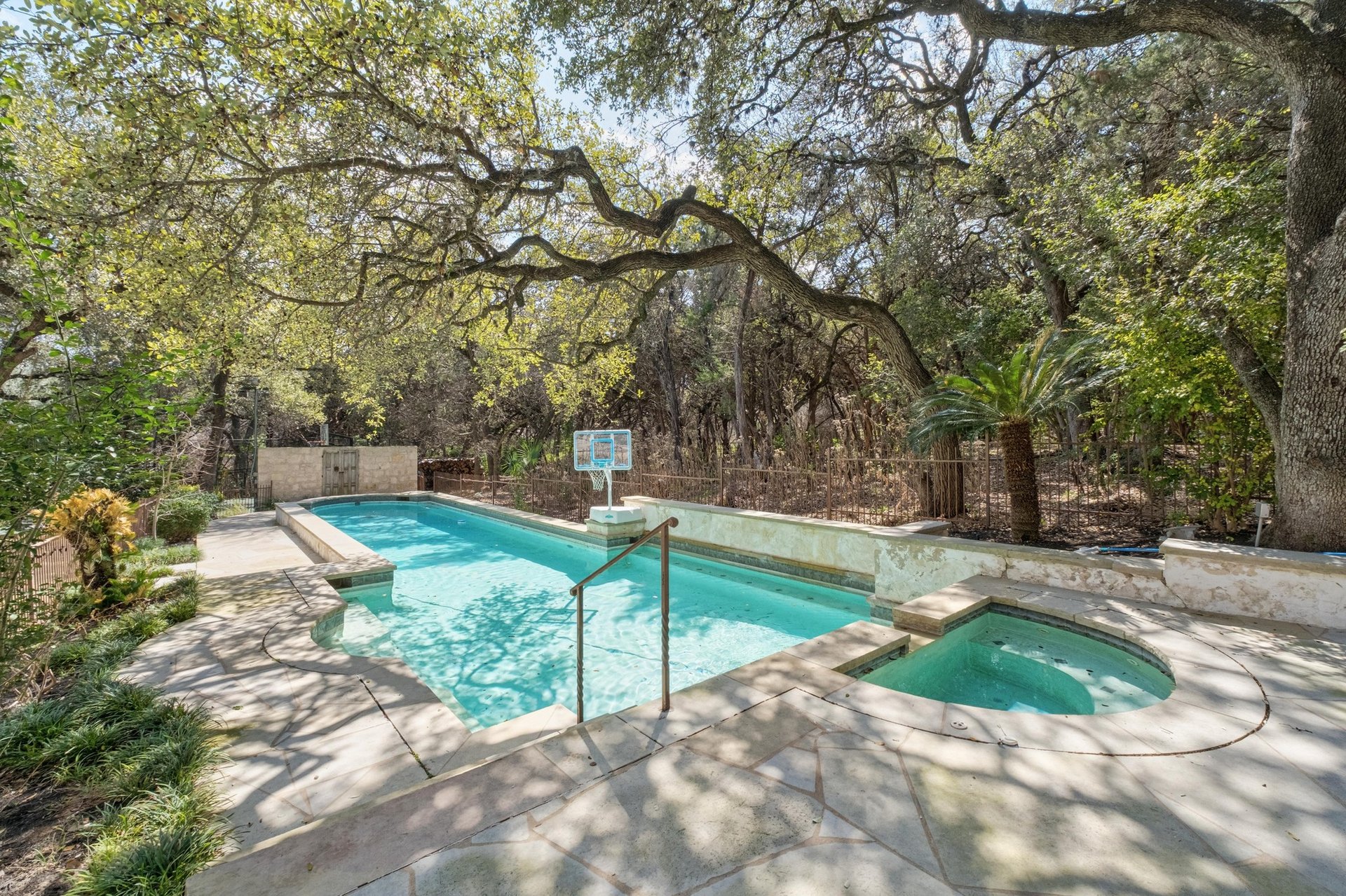 2900 Meandering River Court