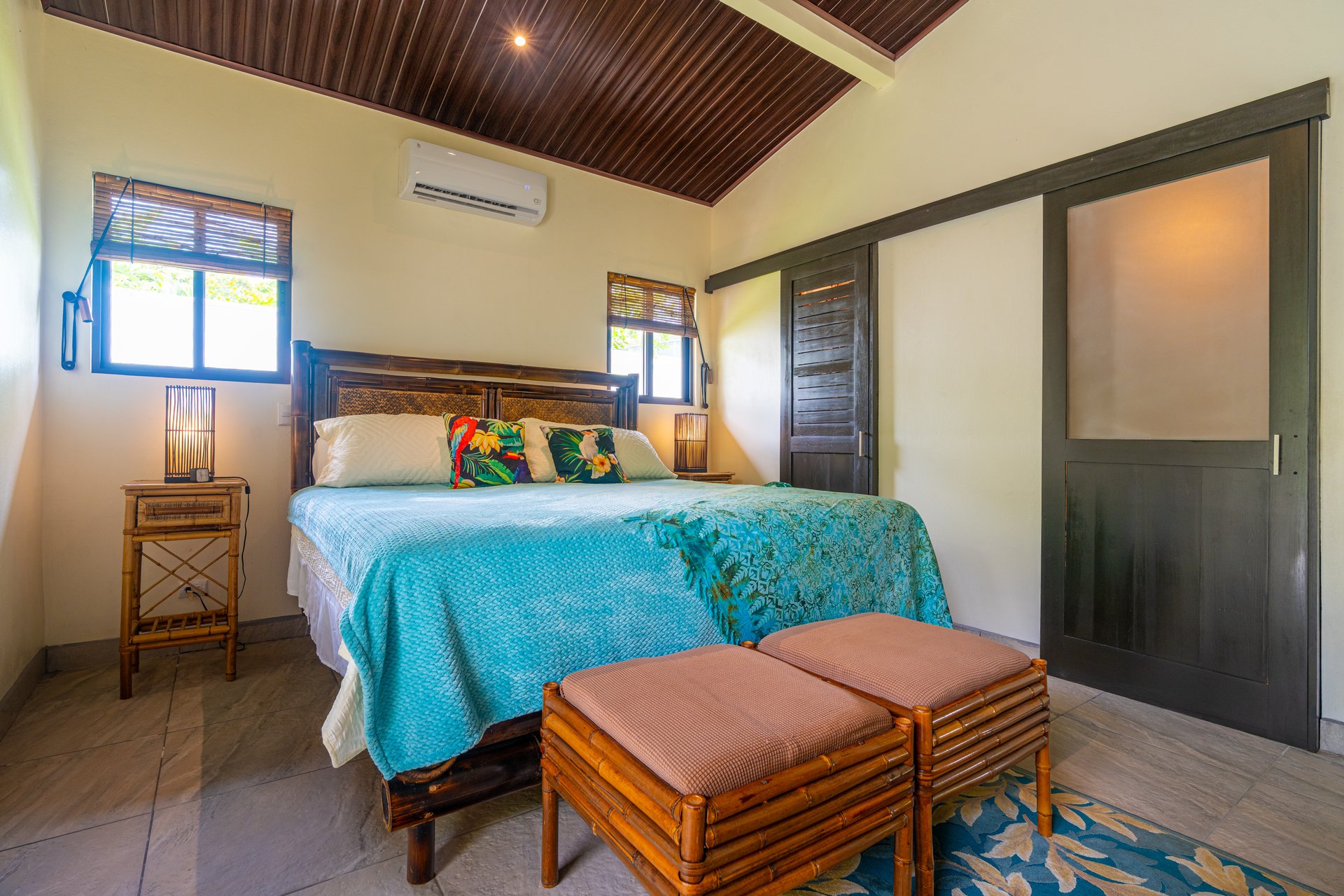 Villa Esmeralda - Big Pool. Big Lot. Big Lifestyle. Central Uvita, Walk to Everything!