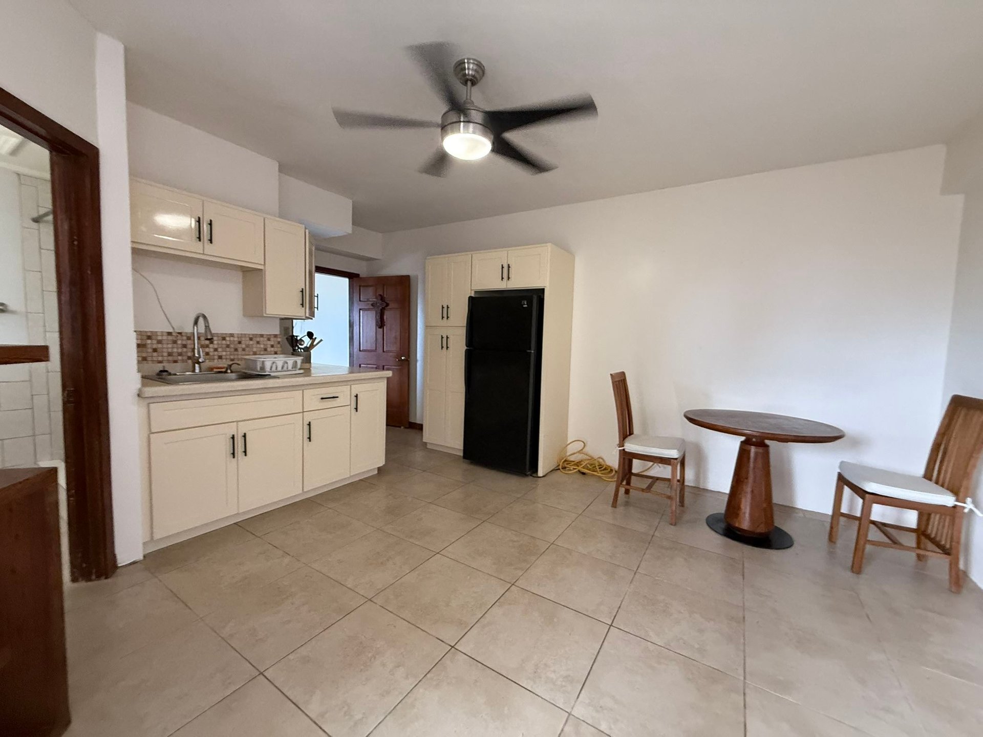 1040 Spooners Estate 1 Bedroom Apartment