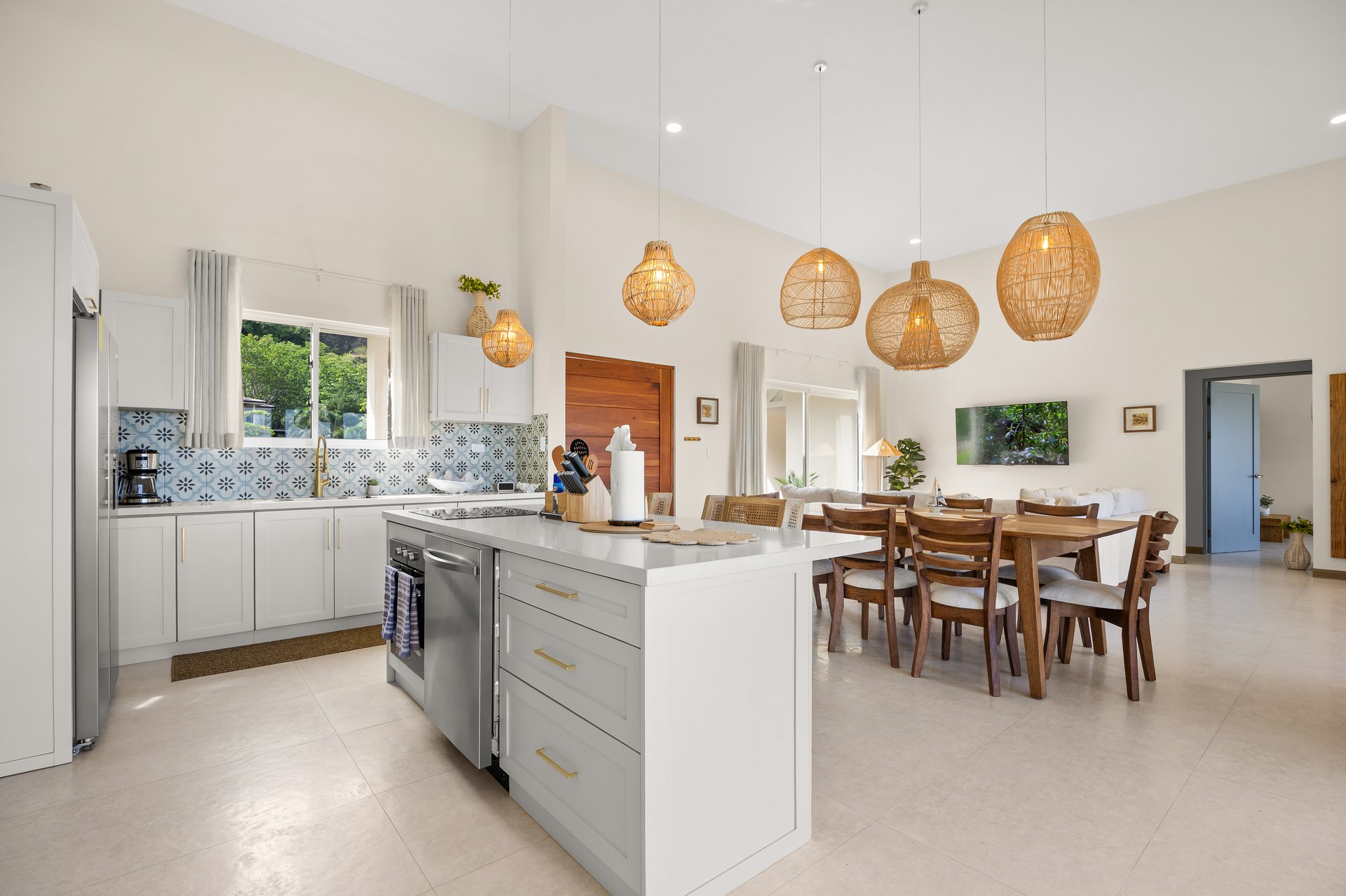 Dos Ríos 29 | Brand-New Ocean & Mountain View Home