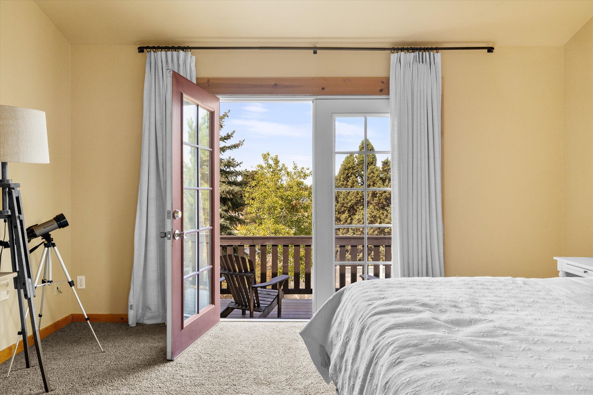 2048 NE Cradle Mountain Way