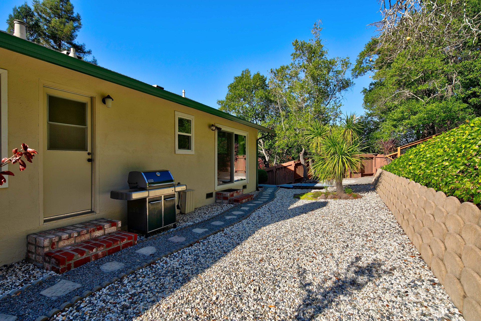 42 Taft Ct