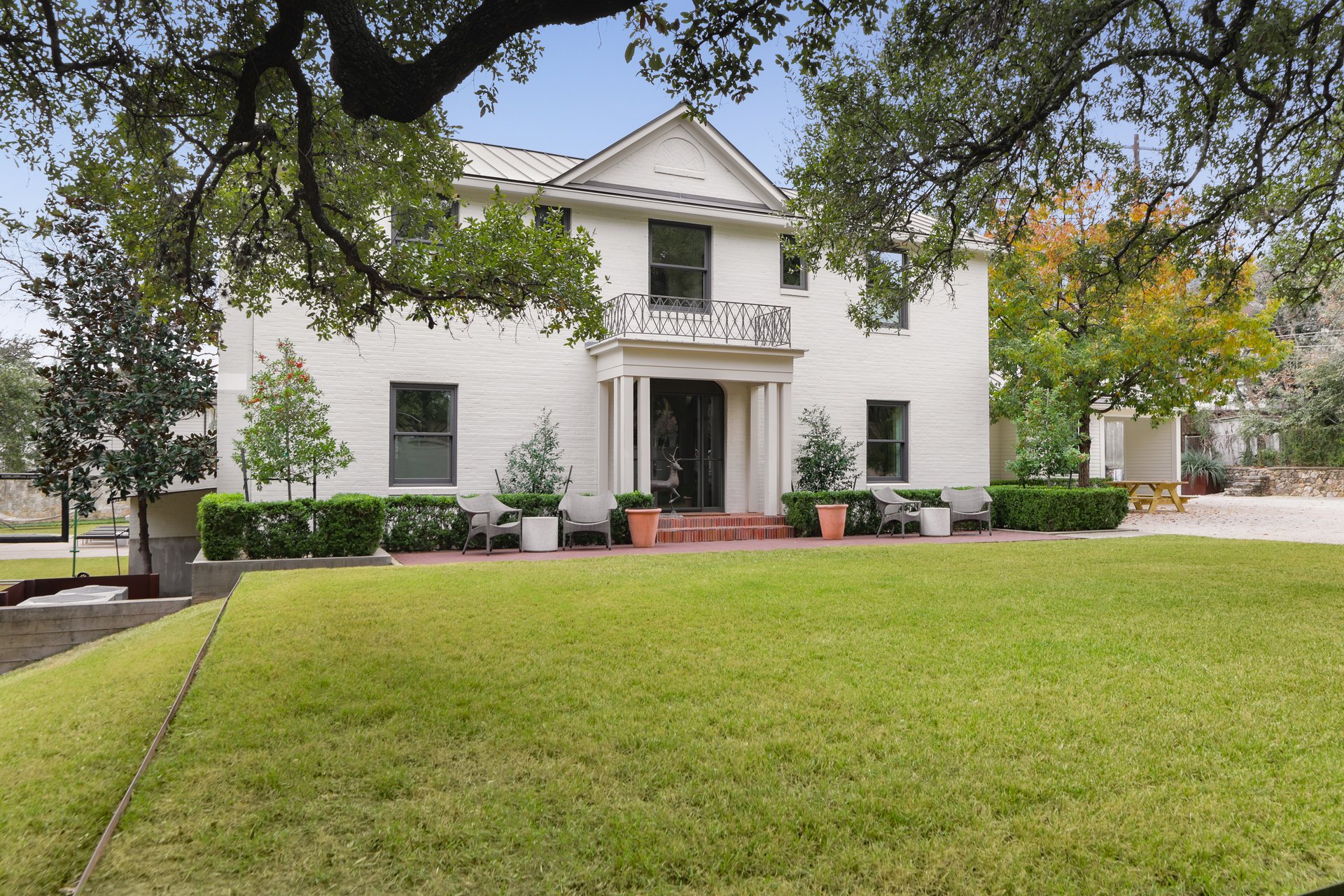 2408 Windsor Rd