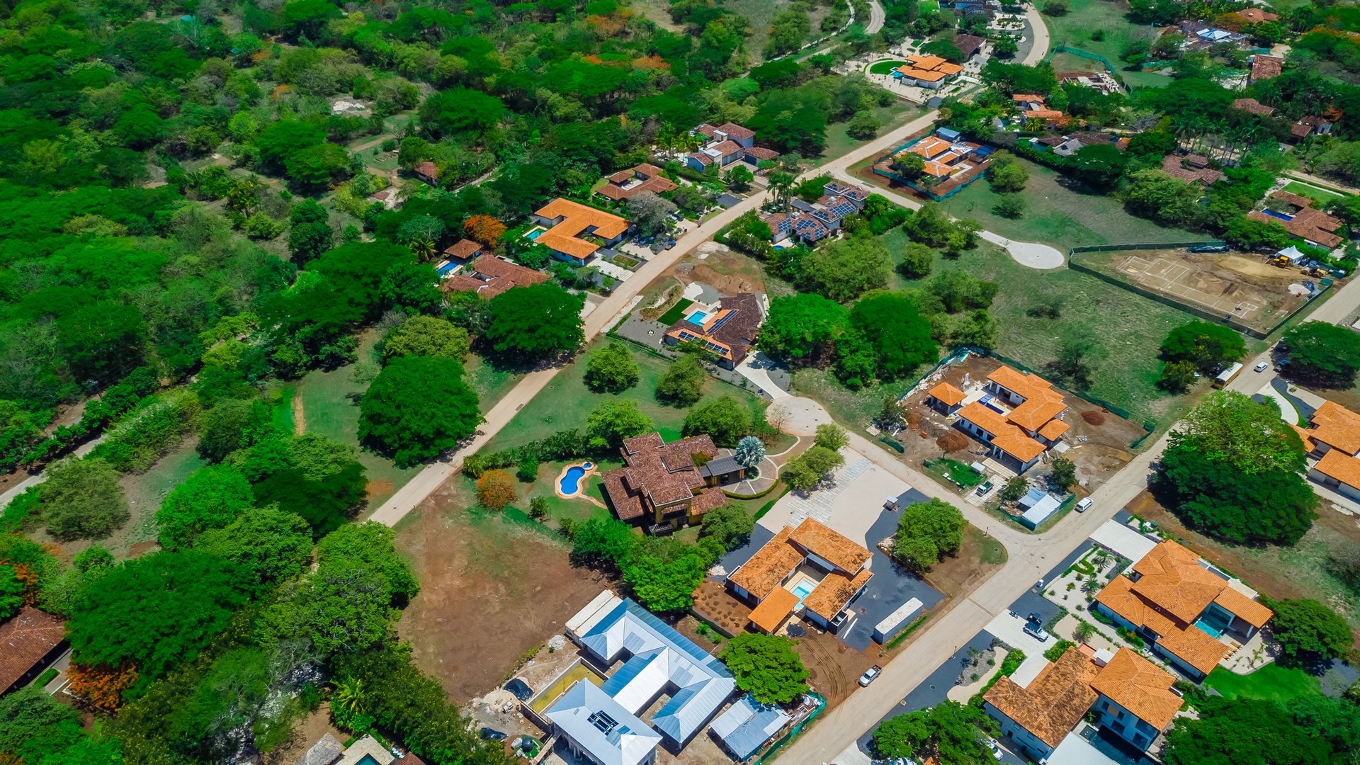 Casa Miraflores, Reserva De Golf #94 | Welcome to Casa Miraflores, an exquisite colonial-style estate home located in Hacienda Pinilla!