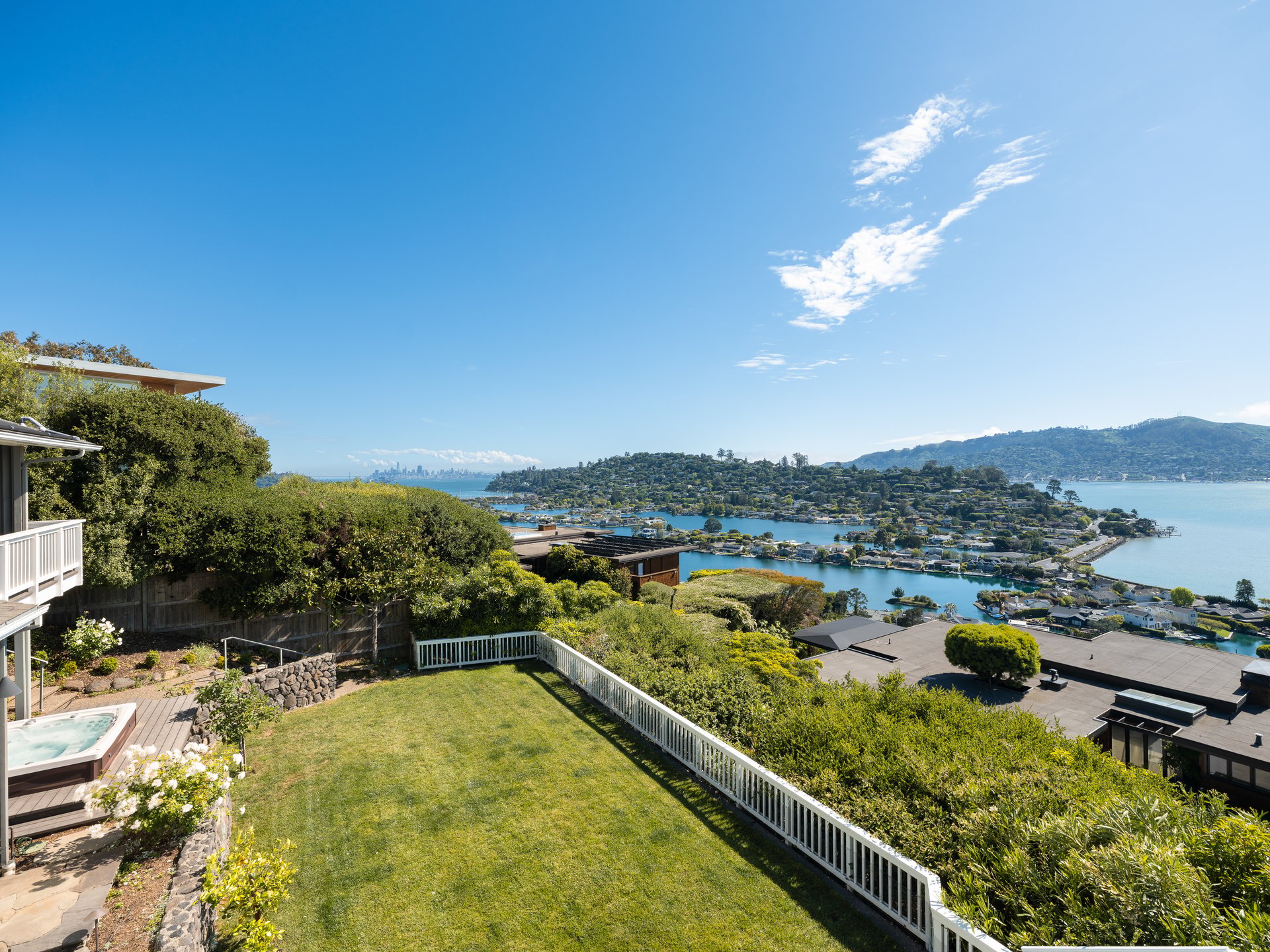 Extraordinary & Stylish View Residence