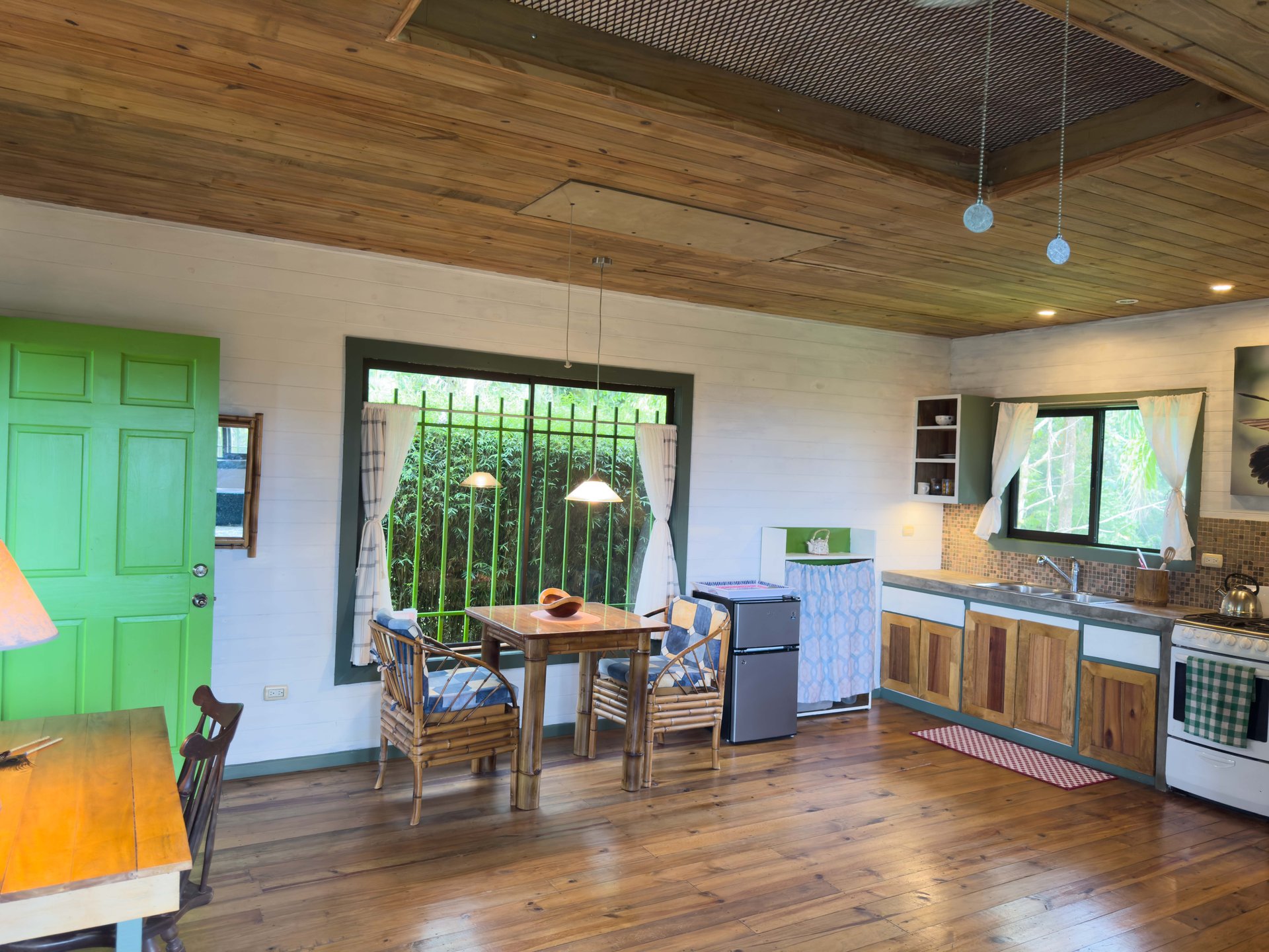 Tinamastes Eco Orchard | Creekside 2BR Home + Studio Casita