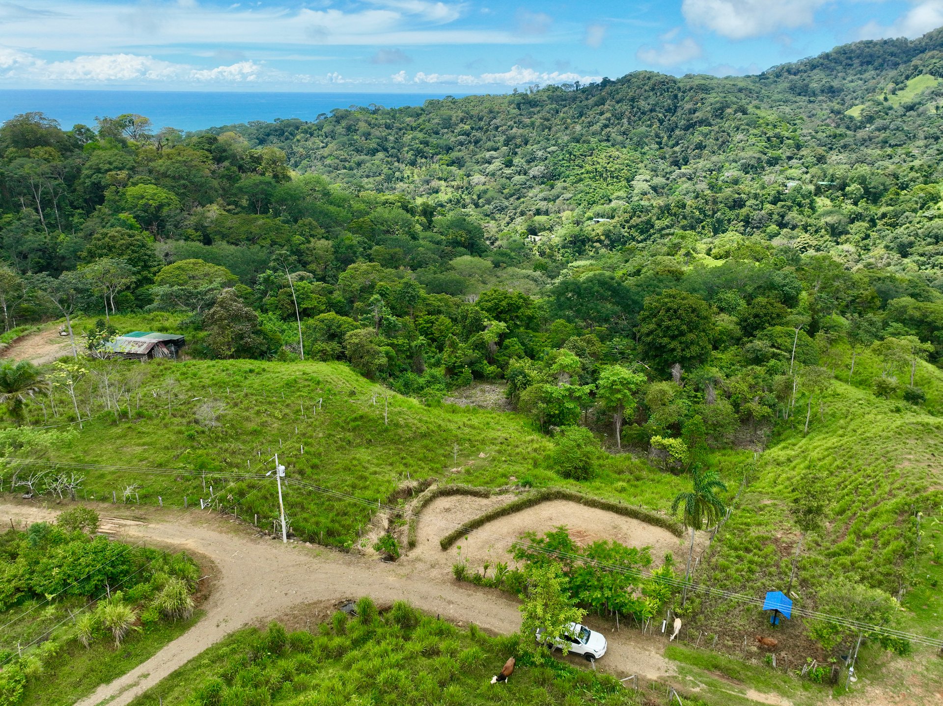 Spring and Waterfall!  3,2 Acres lot in Uvita Mountains 