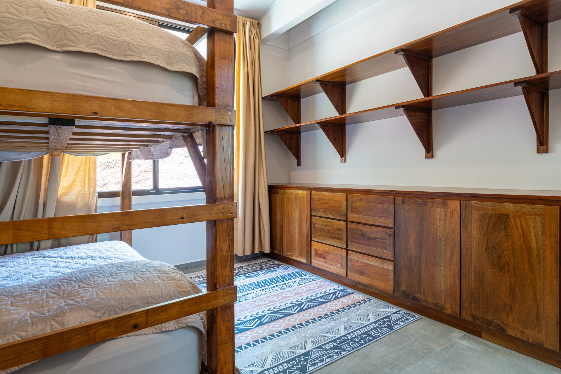 Stunning 4-Bedroom Home with Mountain Views – Perfect Blend of Seclusion and Convenience.