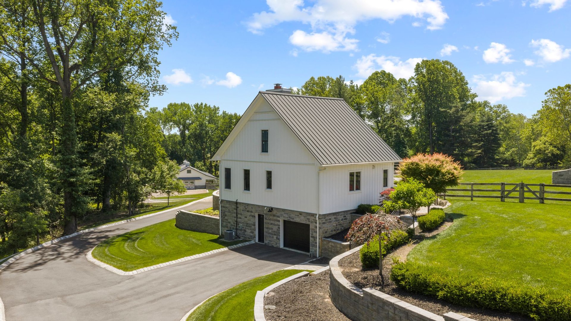 7 Homelands Dr