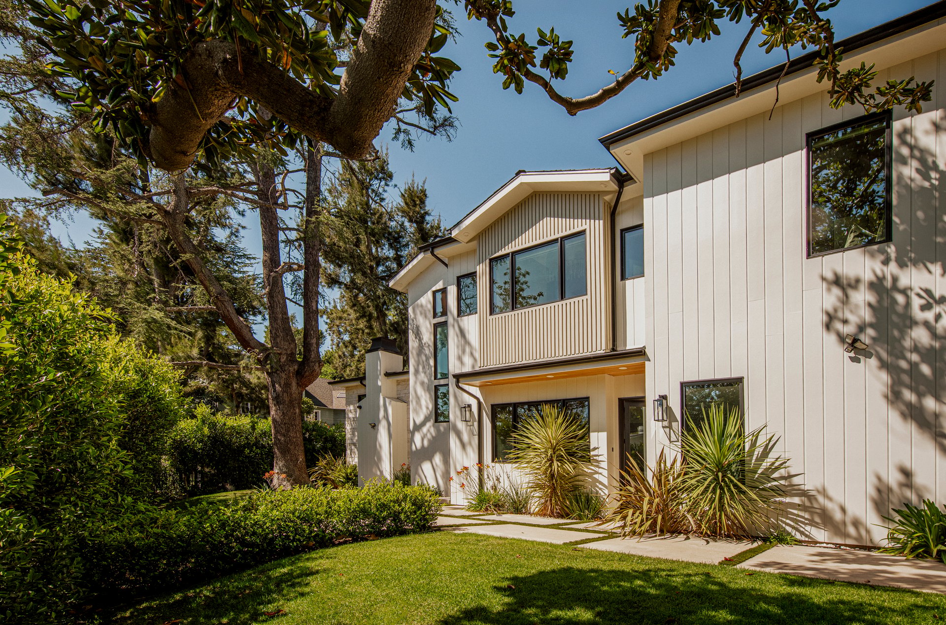 196 S Greenfield Ave, Westwood