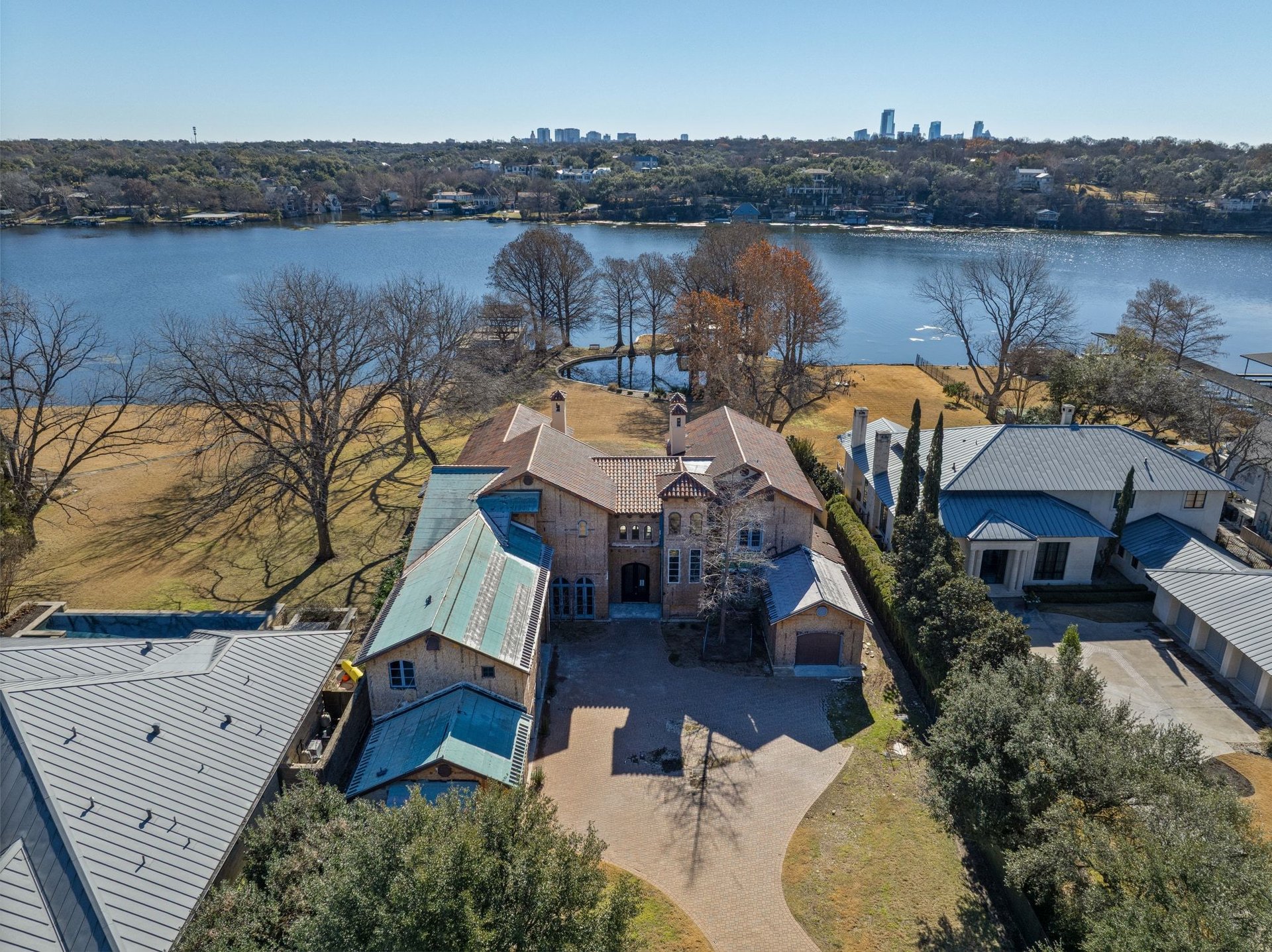 2611 Westlake Drive 